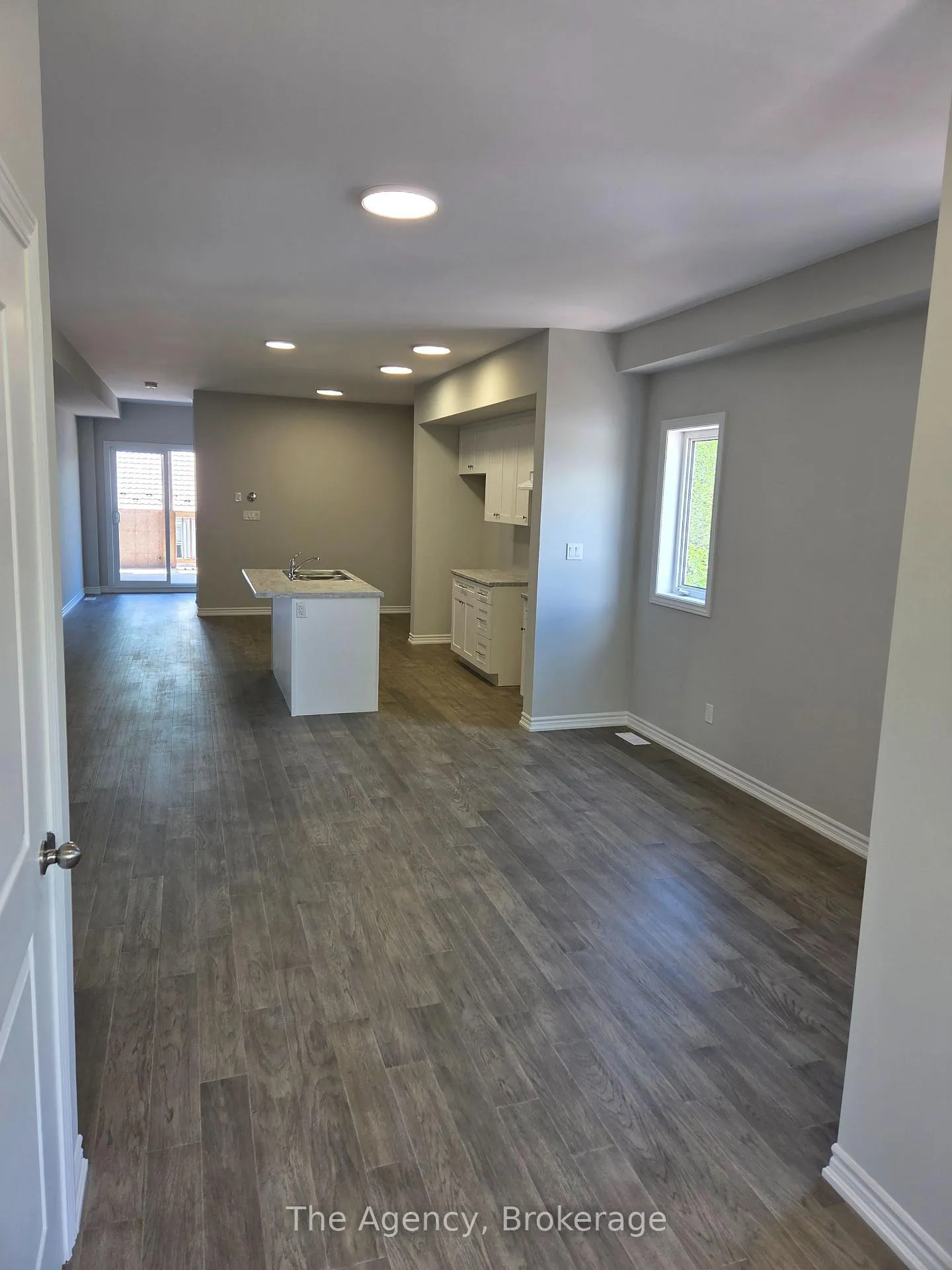 Photo 4 of Unit A, 83 Superior Street, Welland, Lincoln/Crowland — HOMEH