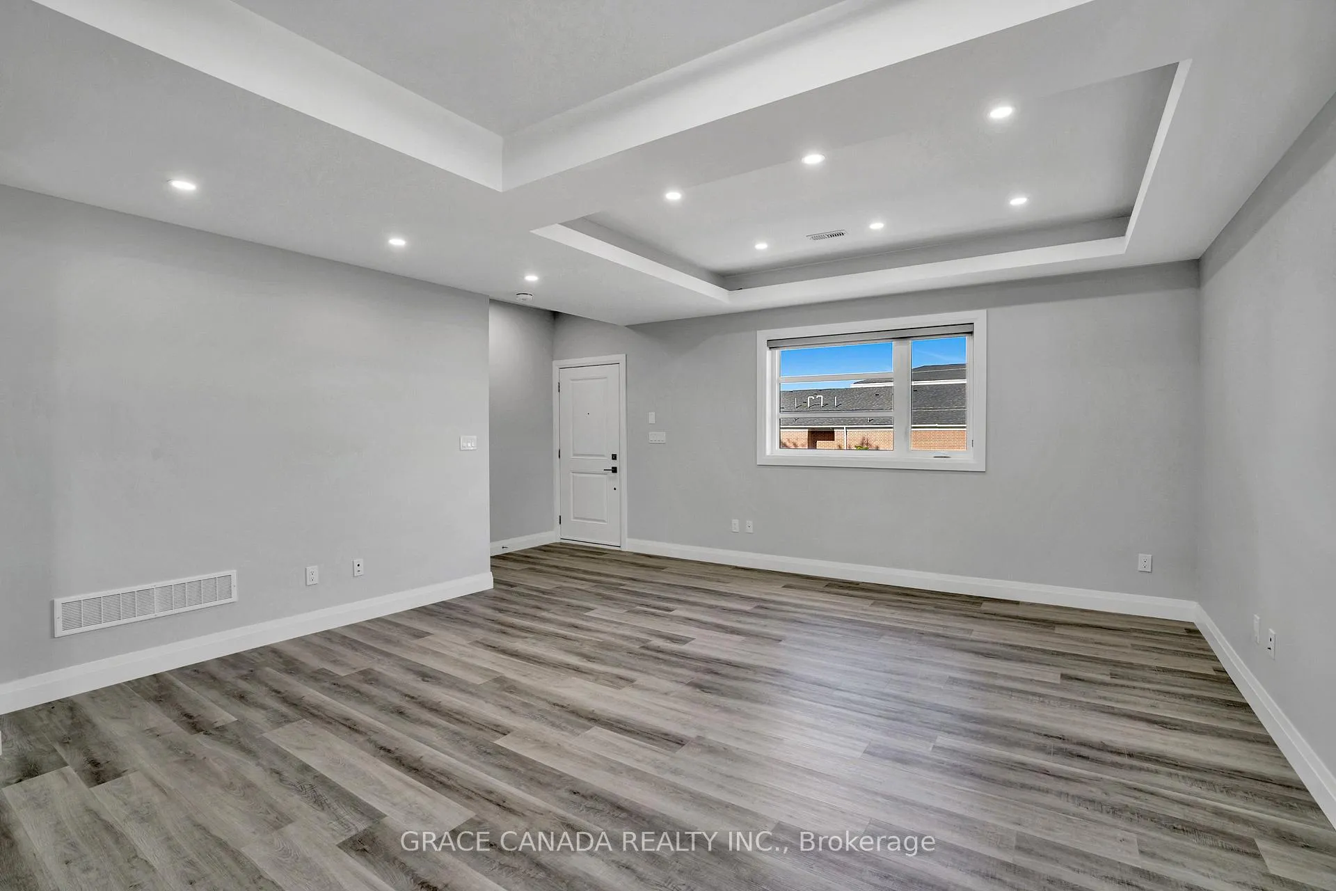 Photo 5 of Unit B, 1044 Howard Avenue, Windsor — HOMEH