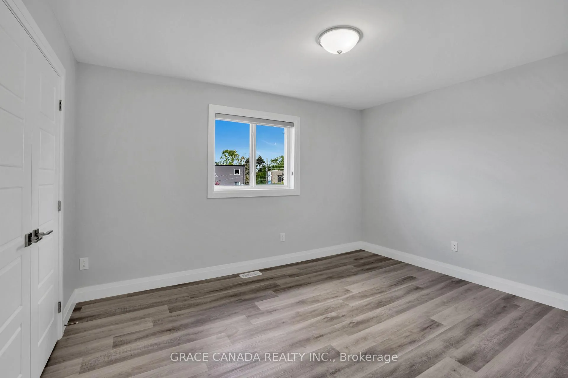 Photo 12 of Unit B, 1044 Howard Avenue, Windsor — HOMEH