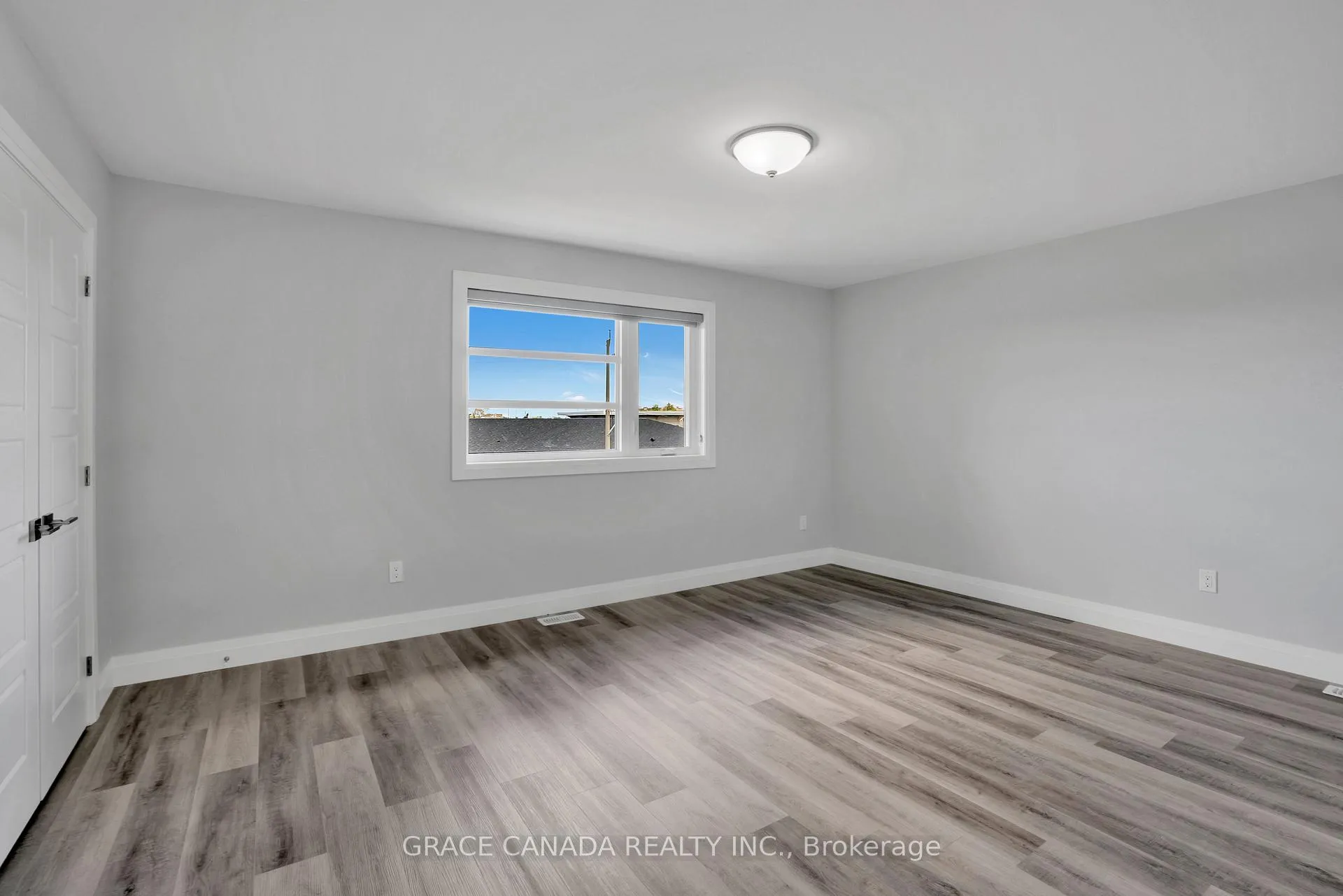 Photo 14 of Unit B, 1044 Howard Avenue, Windsor — HOMEH