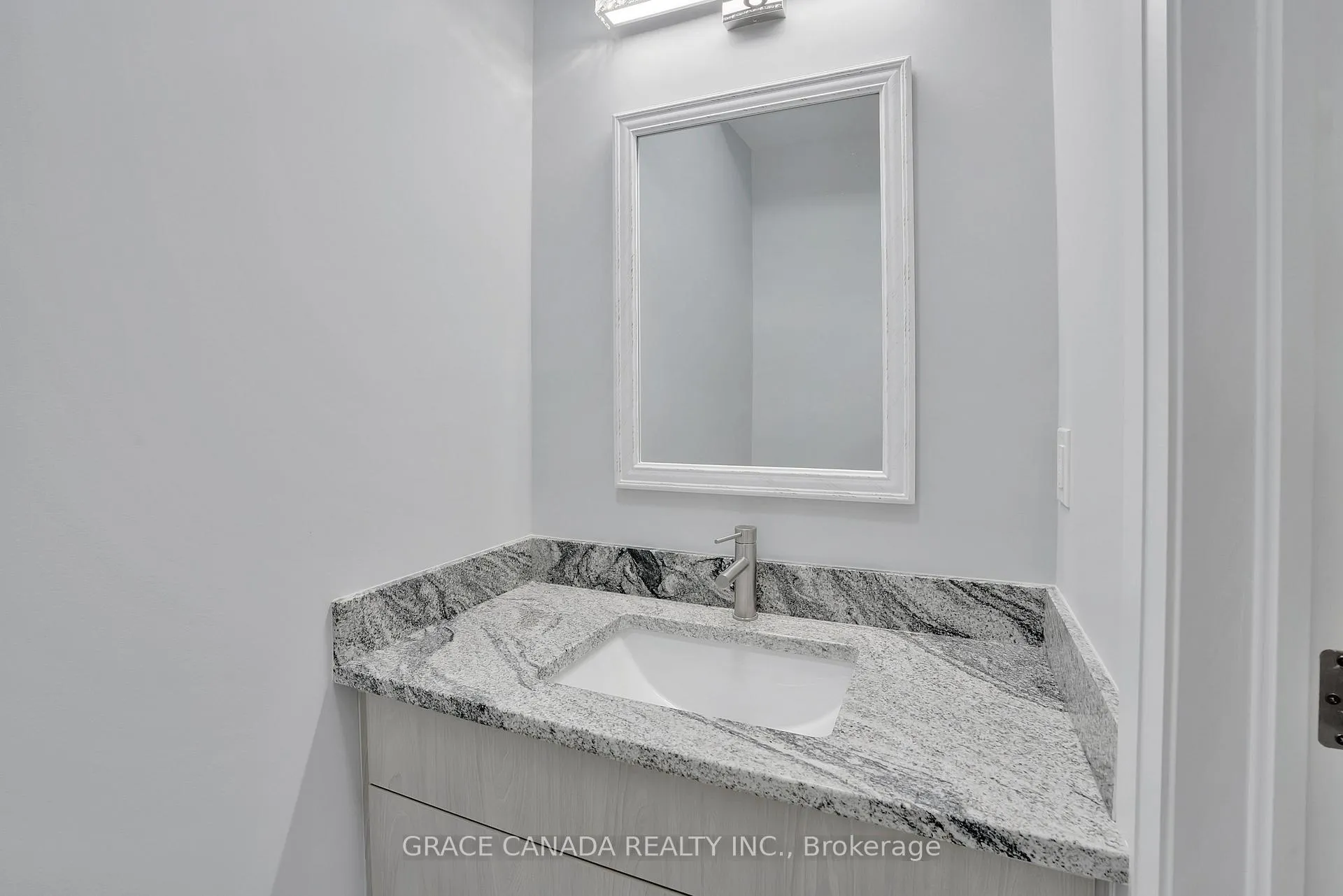 Photo 17 of Unit B, 1044 Howard Avenue, Windsor — HOMEH