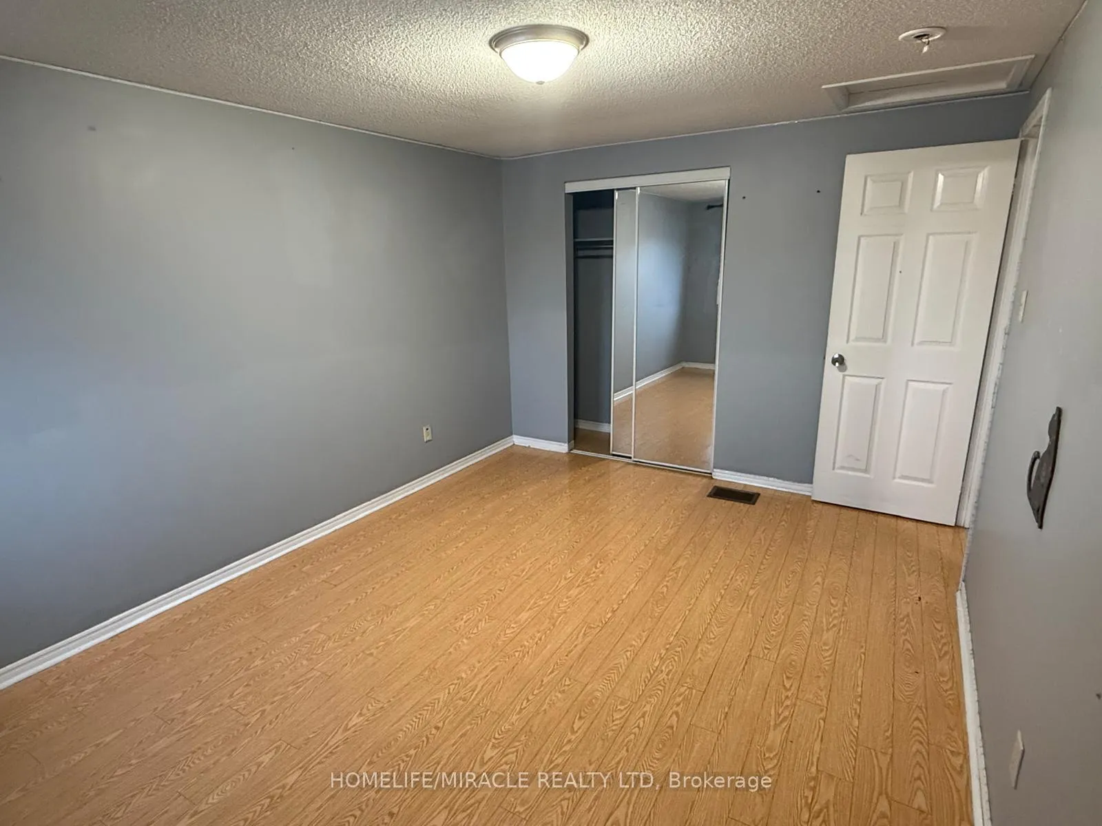 Photo 1 of 32 Hendricks Crescent, Brampton, Fletcher's West — HOMEH