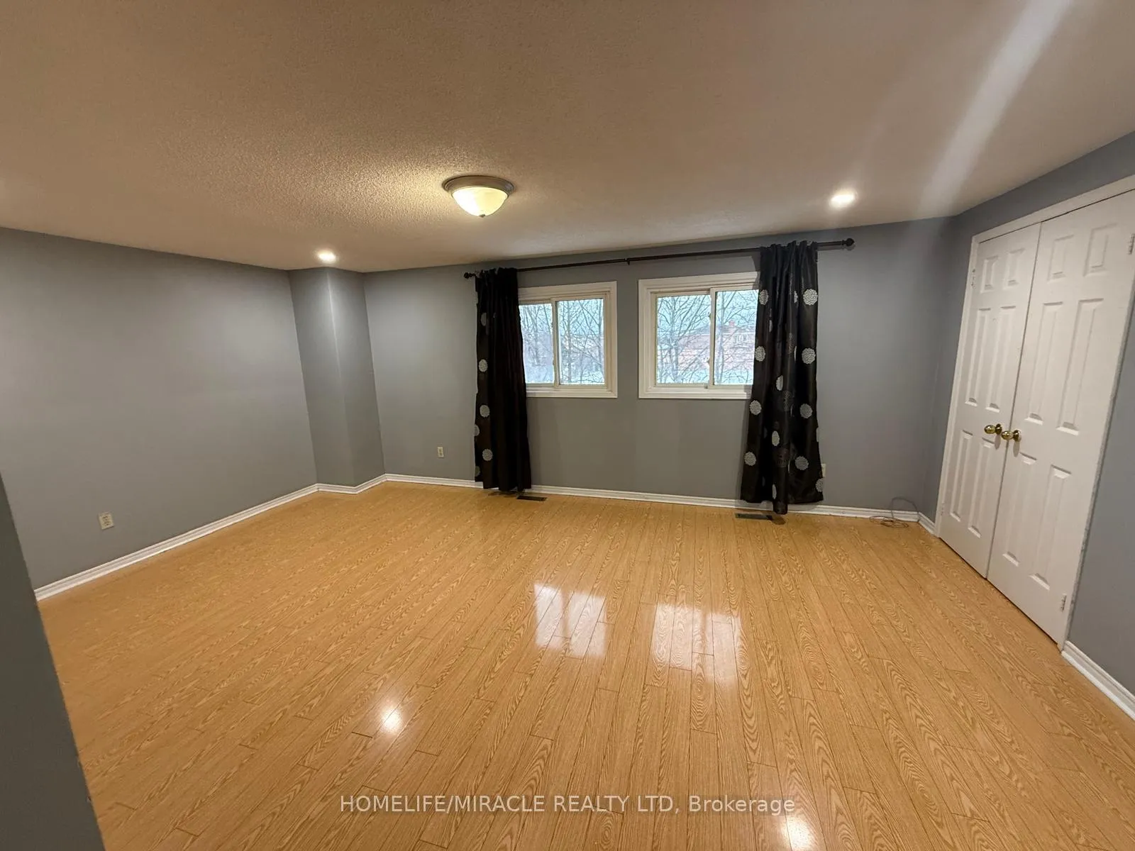 Photo 5 of 32 Hendricks Crescent, Brampton, Fletcher's West — HOMEH