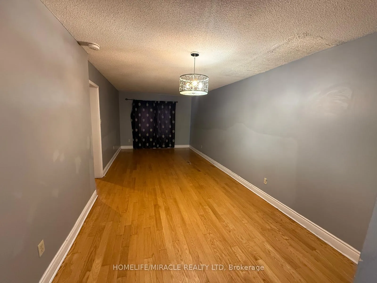 Photo 10 of 32 Hendricks Crescent, Brampton, Fletcher's West — HOMEH