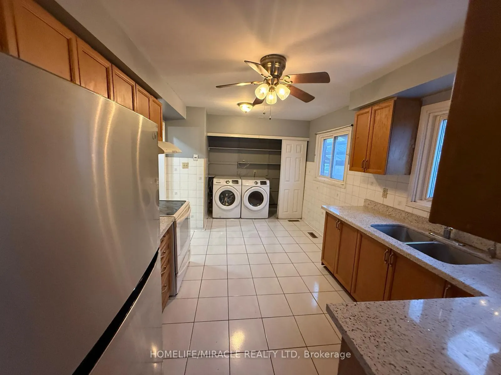 Photo 17 of 32 Hendricks Crescent, Brampton, Fletcher's West — HOMEH