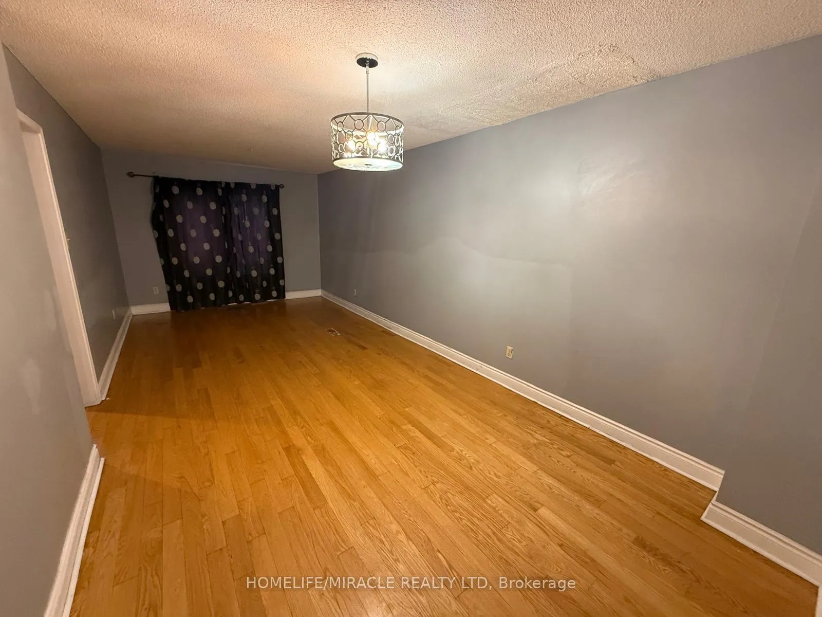 Photo 18 of 32 Hendricks Crescent, Brampton, Fletcher's West — HOMEH