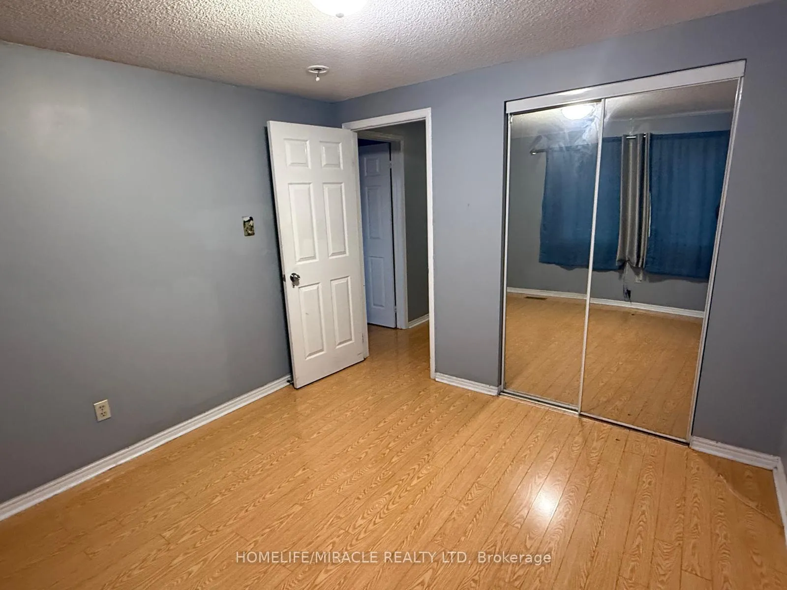 Photo 19 of 32 Hendricks Crescent, Brampton, Fletcher's West — HOMEH