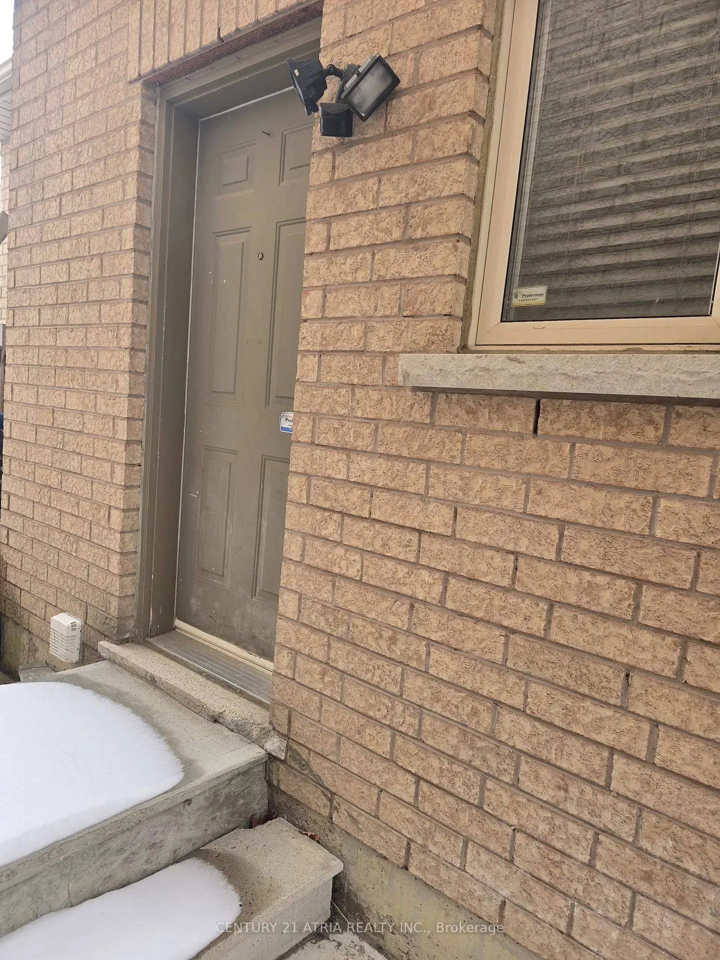 Photo 3 of 25 Klondike Trail, Brampton, Sandringham-Wellington — HOMEH