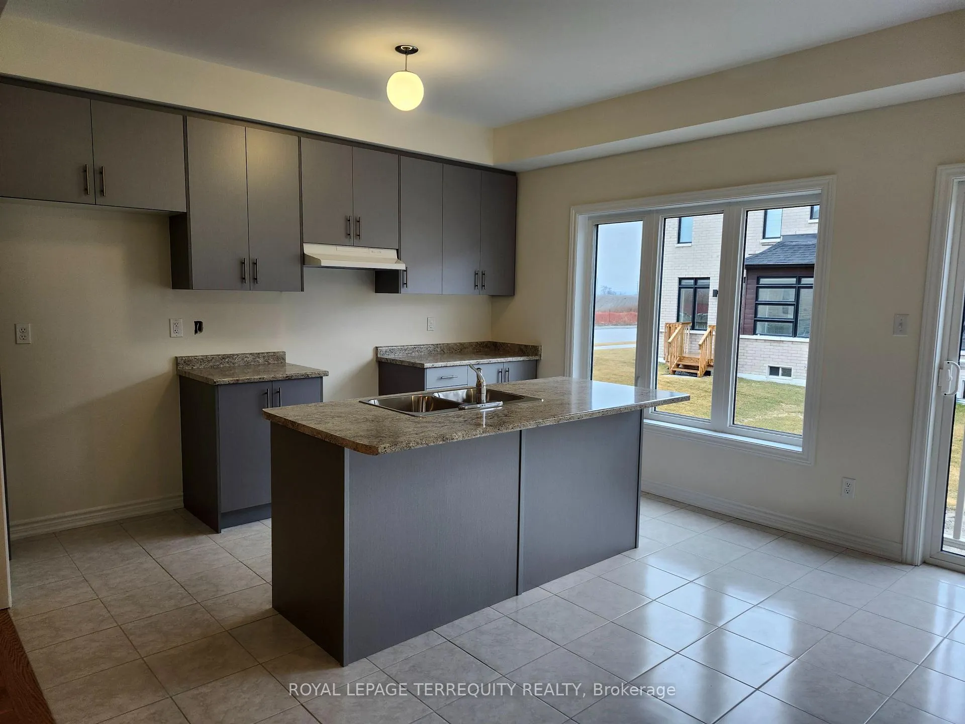 Photo 8 of 1145 Cameo Street, Pickering, Rural Pickering — HOMEH