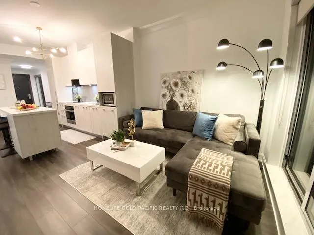 Photo 4 of Unit 802, 18 Water Walk Drive, Markham, Unionville — HOMEH