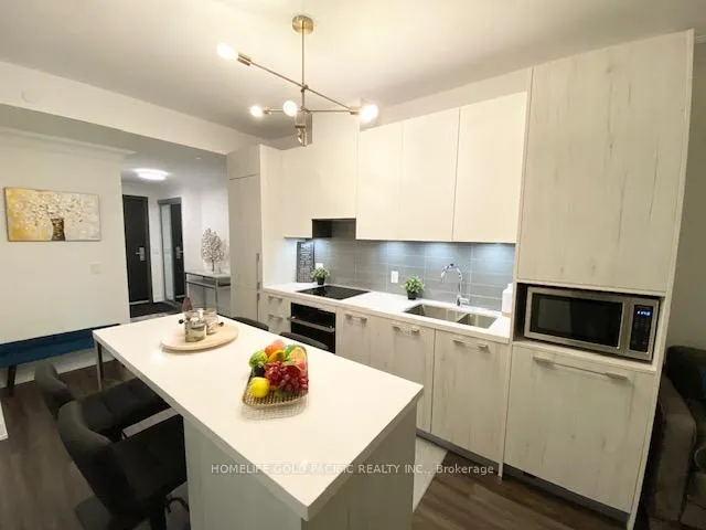 Photo 7 of Unit 802, 18 Water Walk Drive, Markham, Unionville — HOMEH