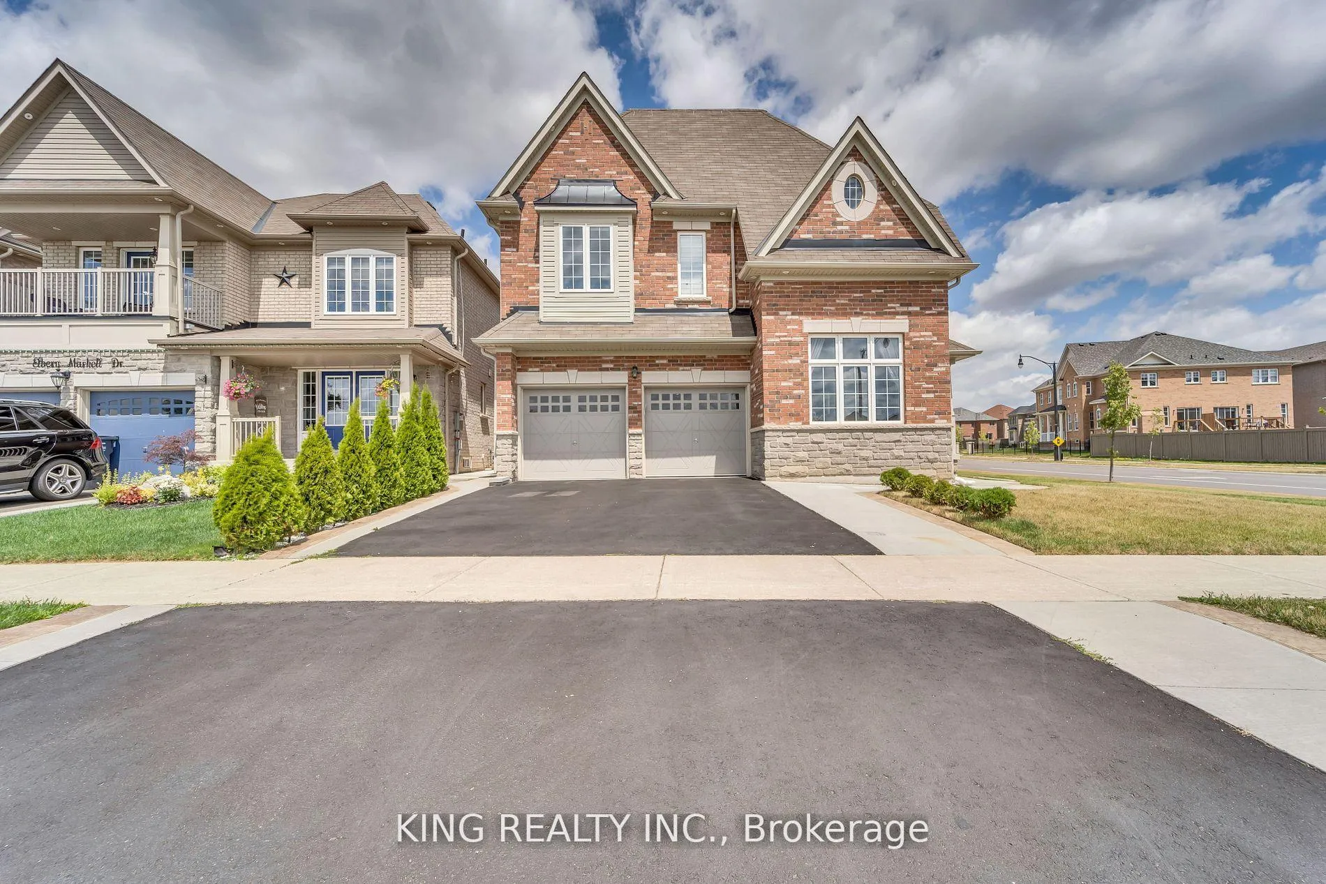 Photo 2 of Unit (Upper), 283 Elbern Markell Drive, Brampton, Credit Valley — HOMEH