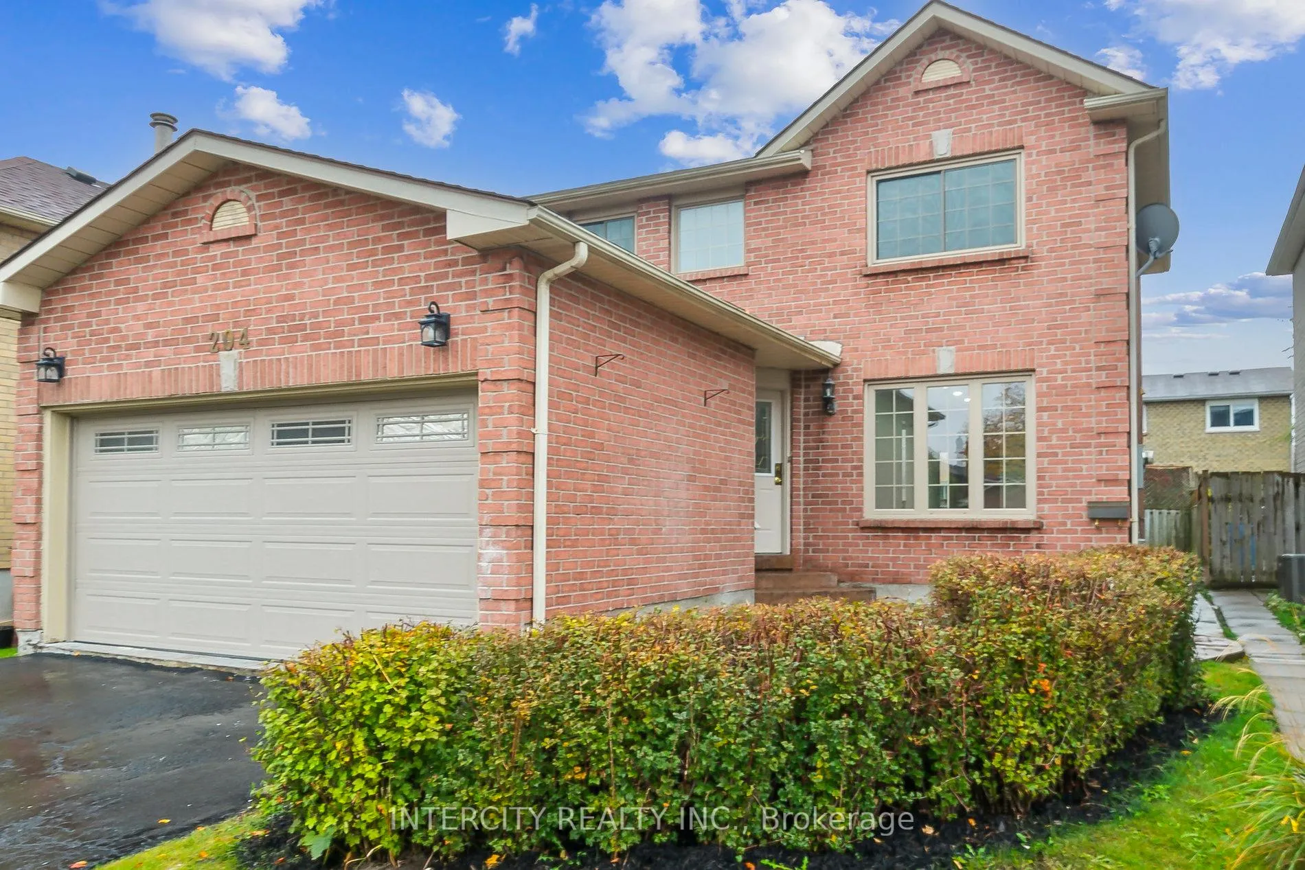 Front of Unit Upper, 204 Delaney Drive