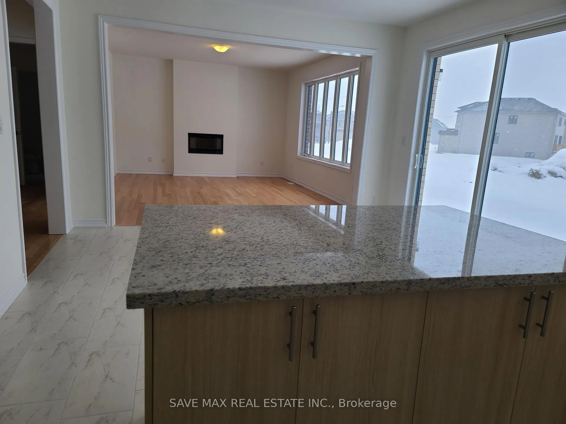 Photo 6 of 75 Rosanne Circle, Wasaga Beach — HOMEH