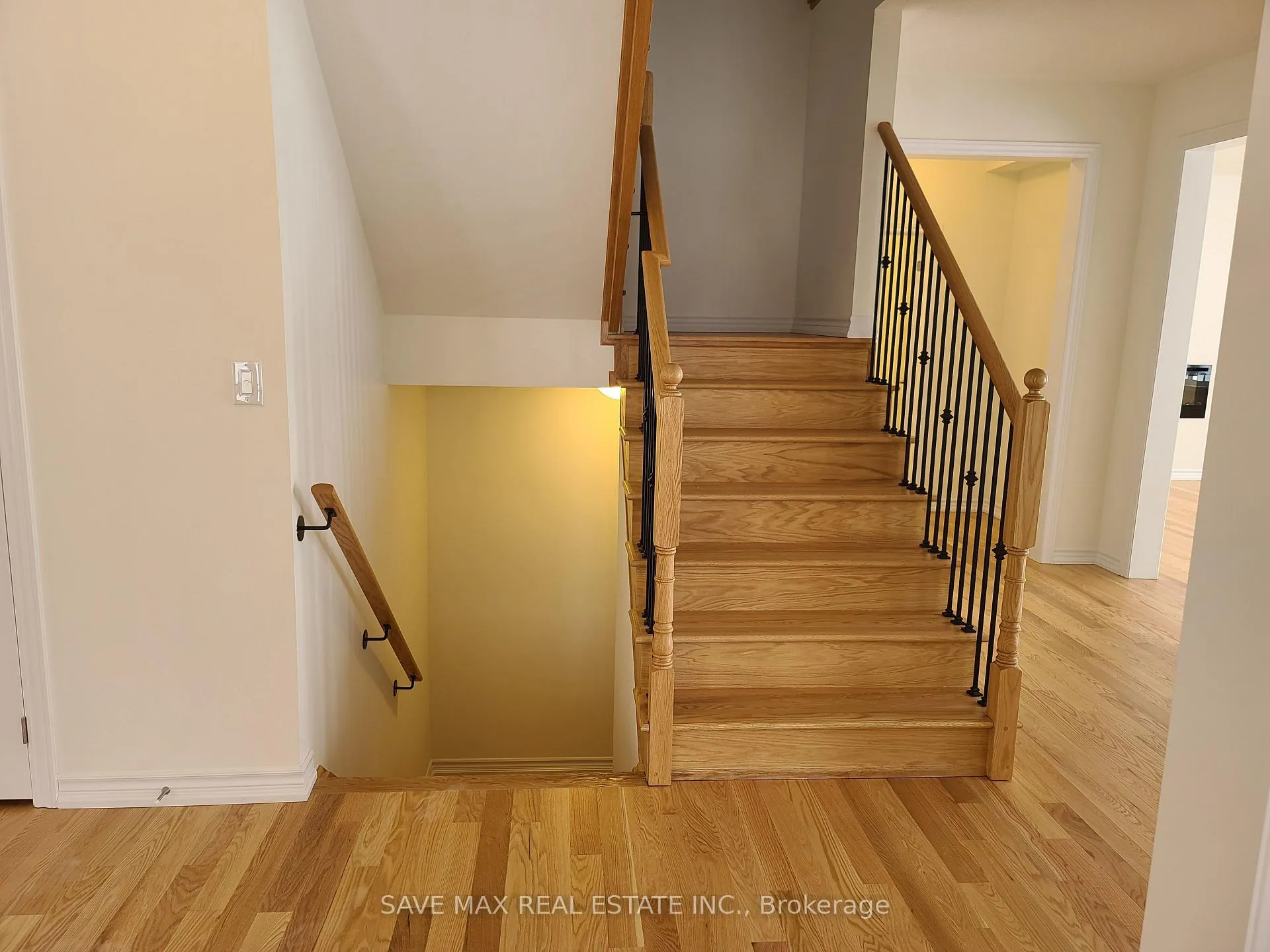 Photo 11 of 75 Rosanne Circle, Wasaga Beach — HOMEH