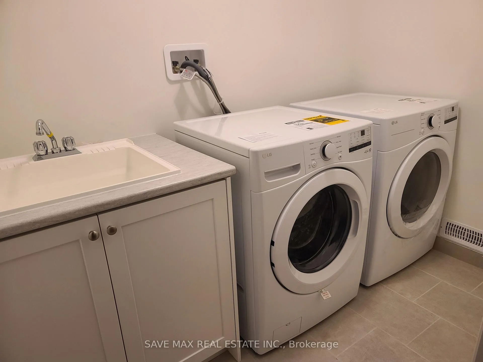 Photo 24 of 75 Rosanne Circle, Wasaga Beach — HOMEH