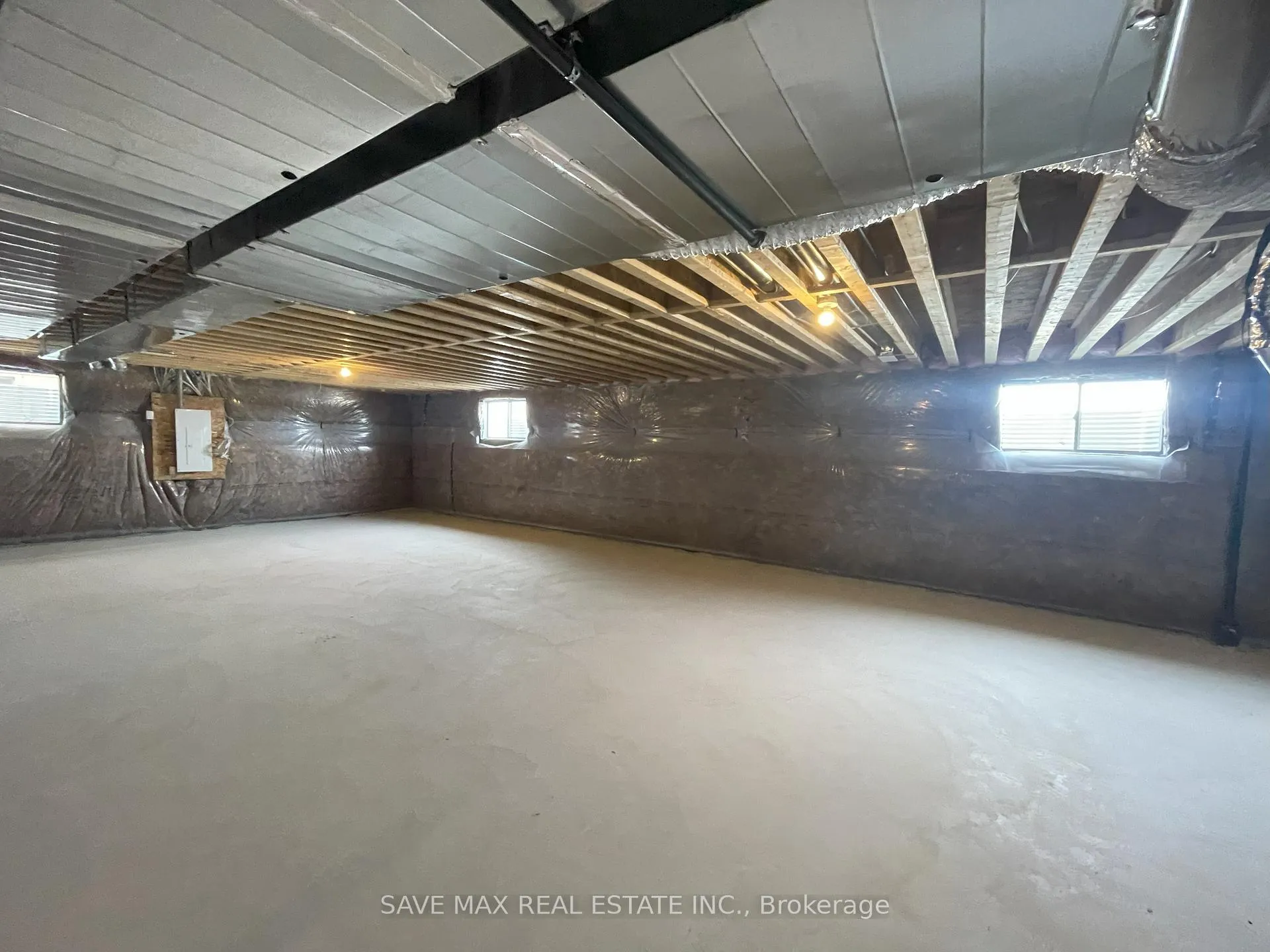 Photo 25 of 75 Rosanne Circle, Wasaga Beach — HOMEH