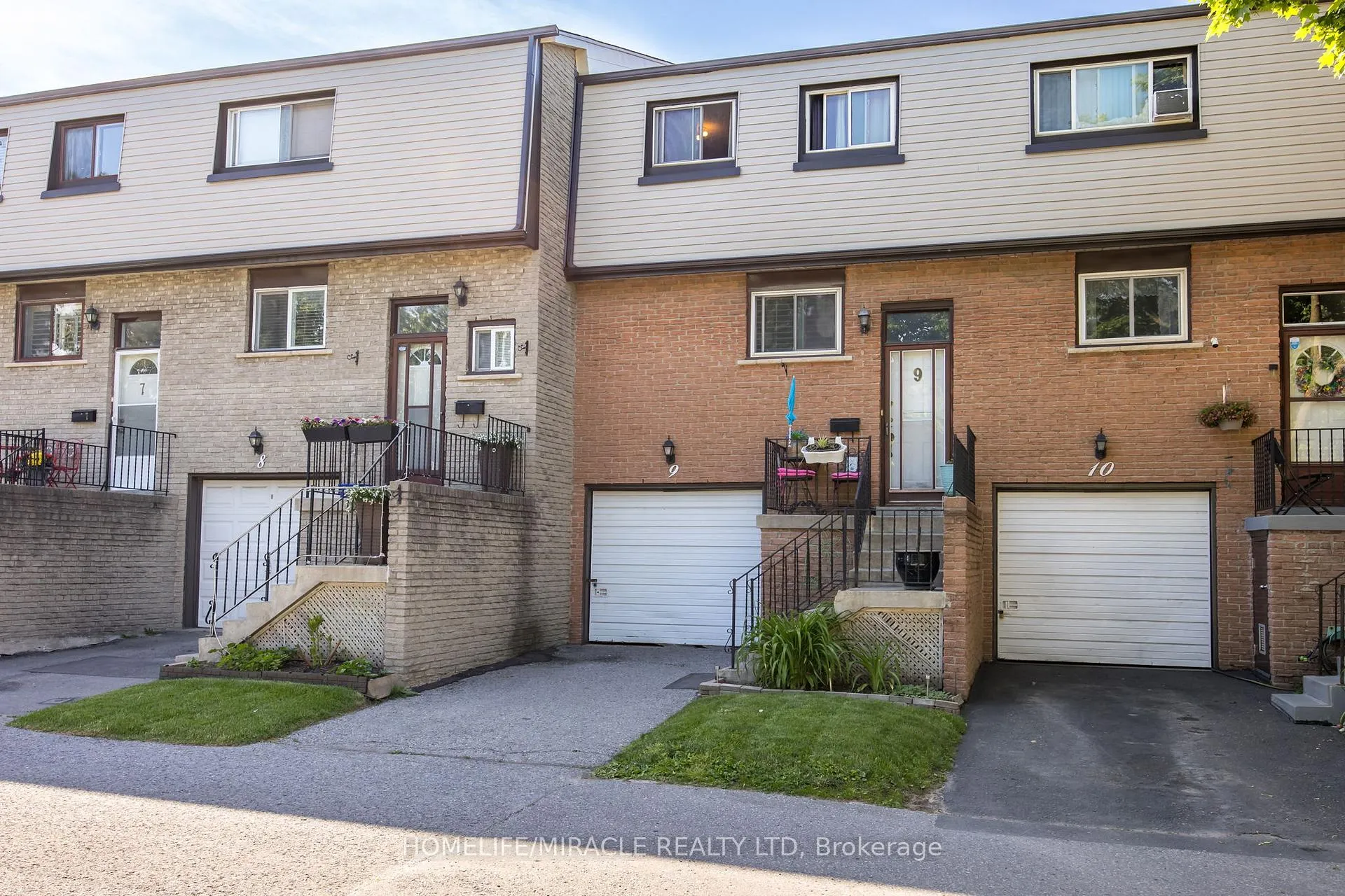 Photo 3 of Unit 9, 1945 Denmar Road N, Pickering, Village East — HOMEH