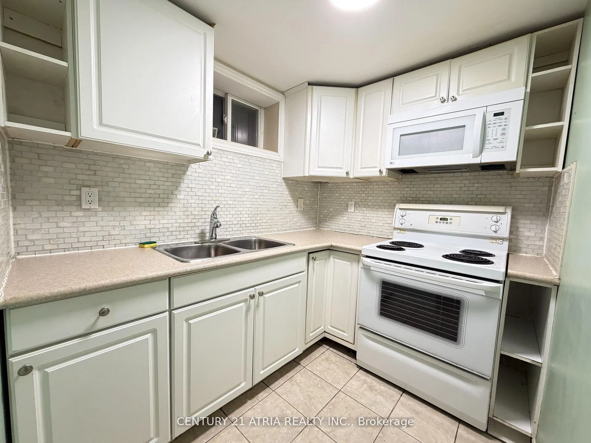 Photo 3 of Unit BSMT, 13 Atkinson Court, Ajax, Central — HOMEH