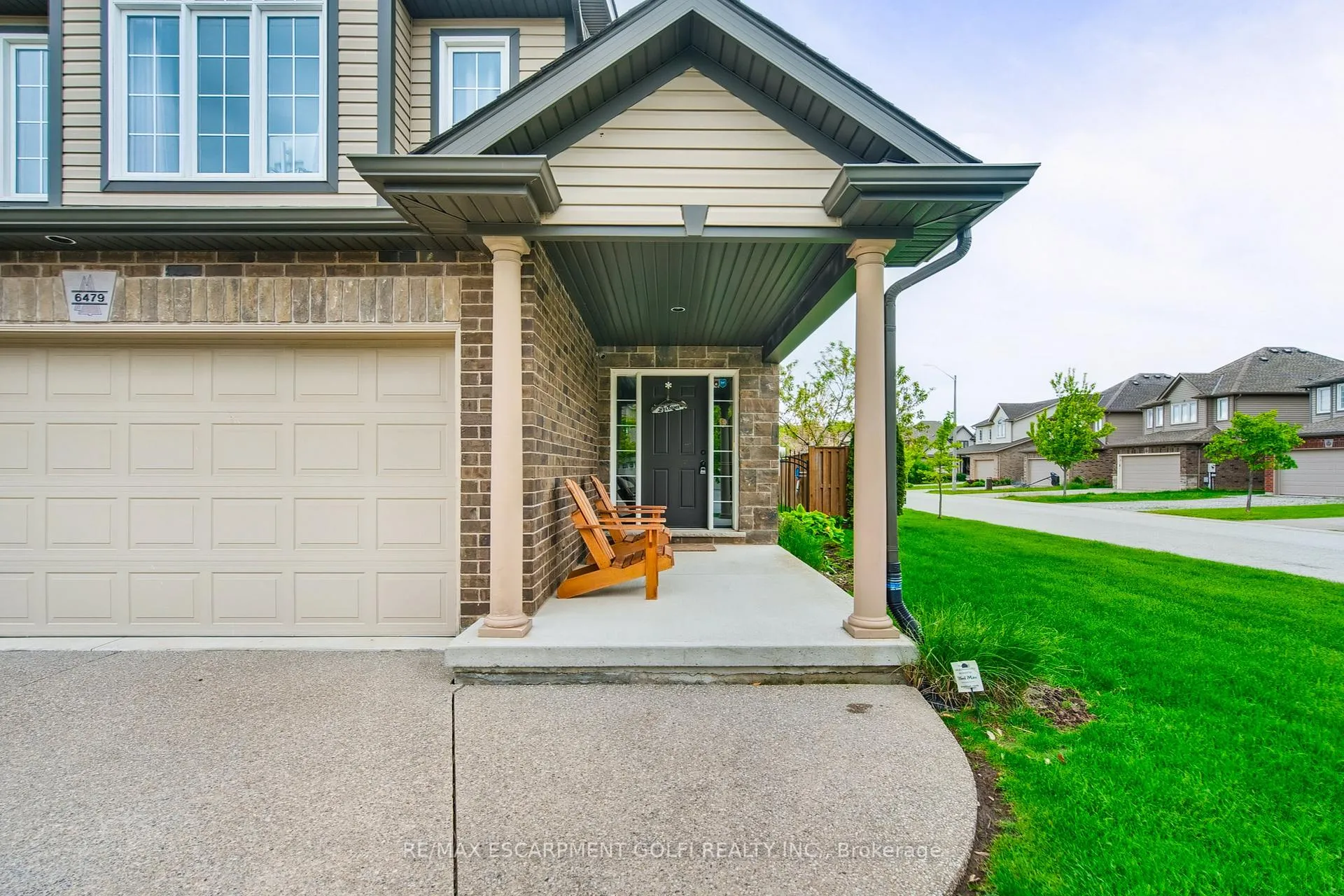 Photo 4 of 6479 Armelina Crescent, Niagara Falls, Forestview — HOMEH