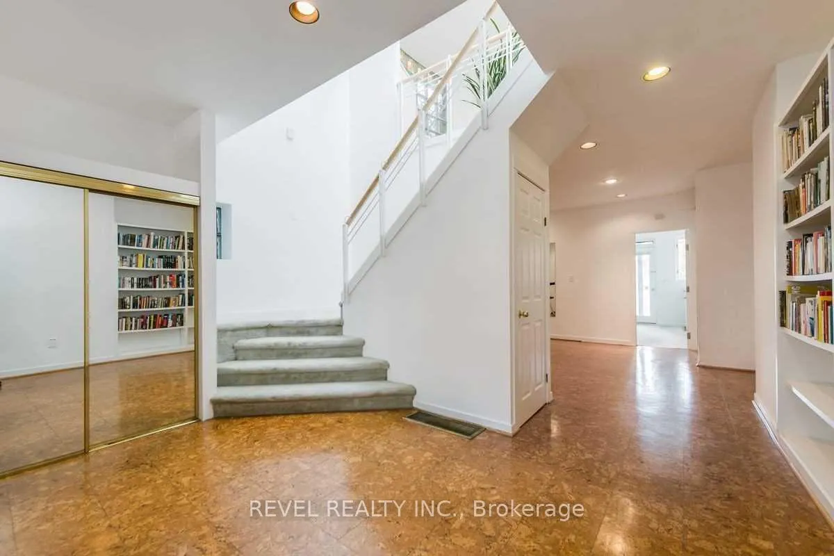Photo 2 of 758 Euclid Avenue, Toronto, The Annex — HOMEH