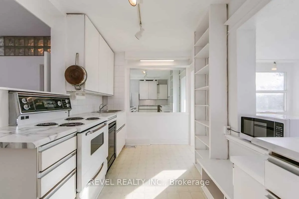 Photo 7 of 758 Euclid Avenue, Toronto, The Annex — HOMEH