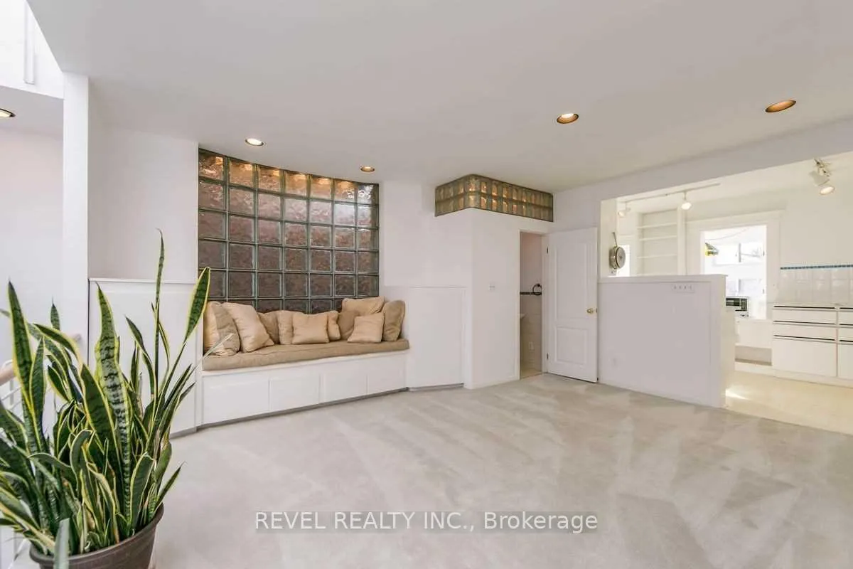 Photo 15 of 758 Euclid Avenue, Toronto, The Annex — HOMEH