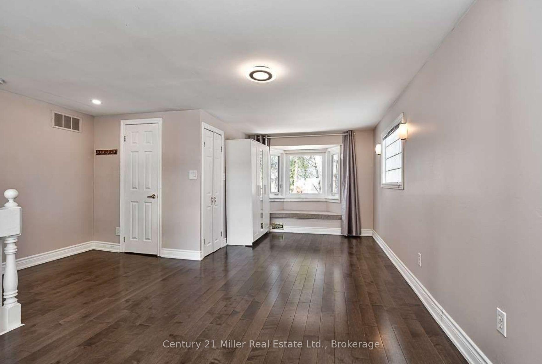 Photo 7 of 11 Park Avenue E, Burlington, LaSalle — HOMEH