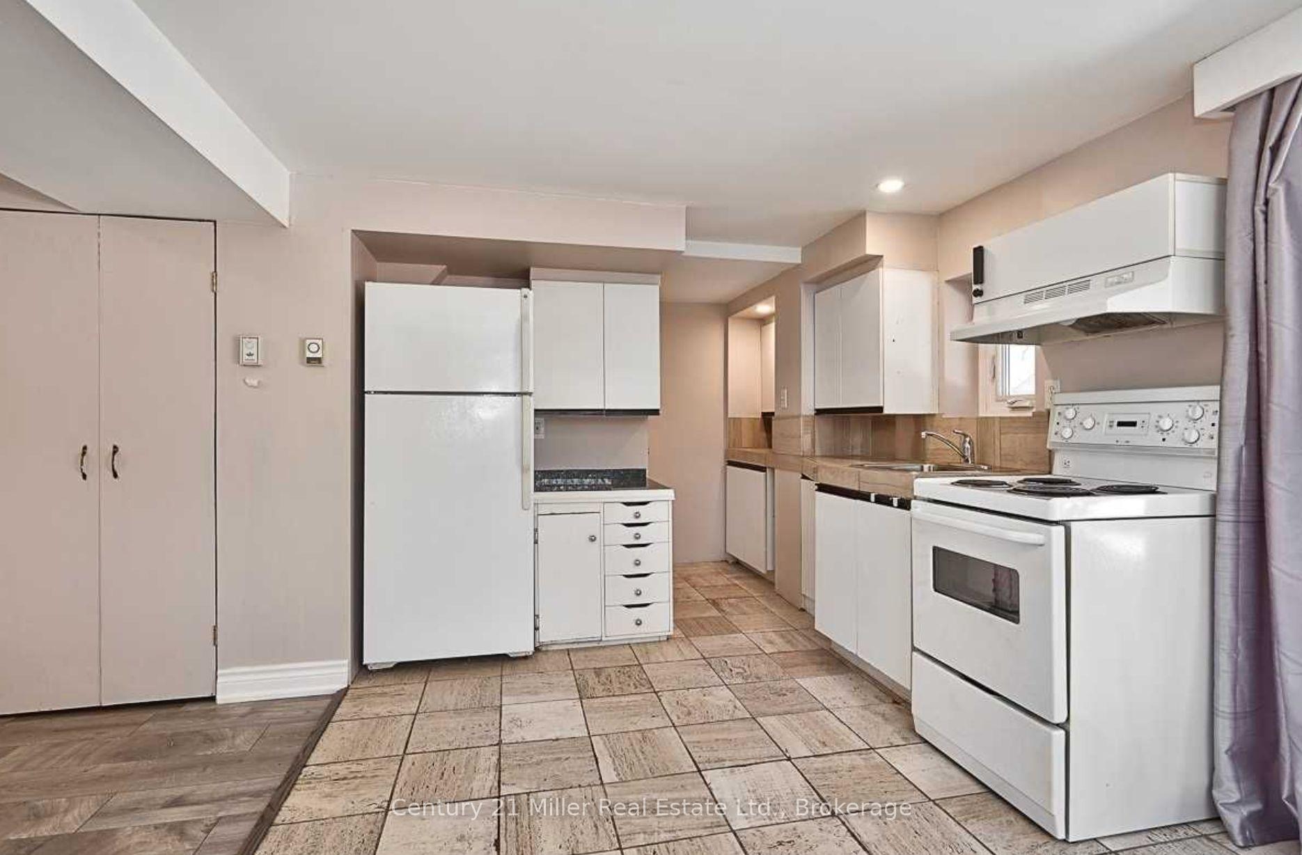 Photo 9 of 11 Park Avenue E, Burlington, LaSalle — HOMEH