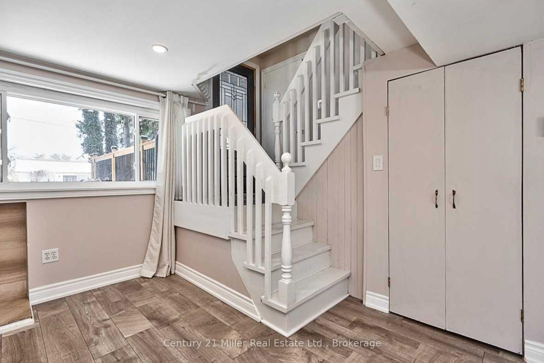 Photo 10 of 11 Park Avenue E, Burlington, LaSalle — HOMEH