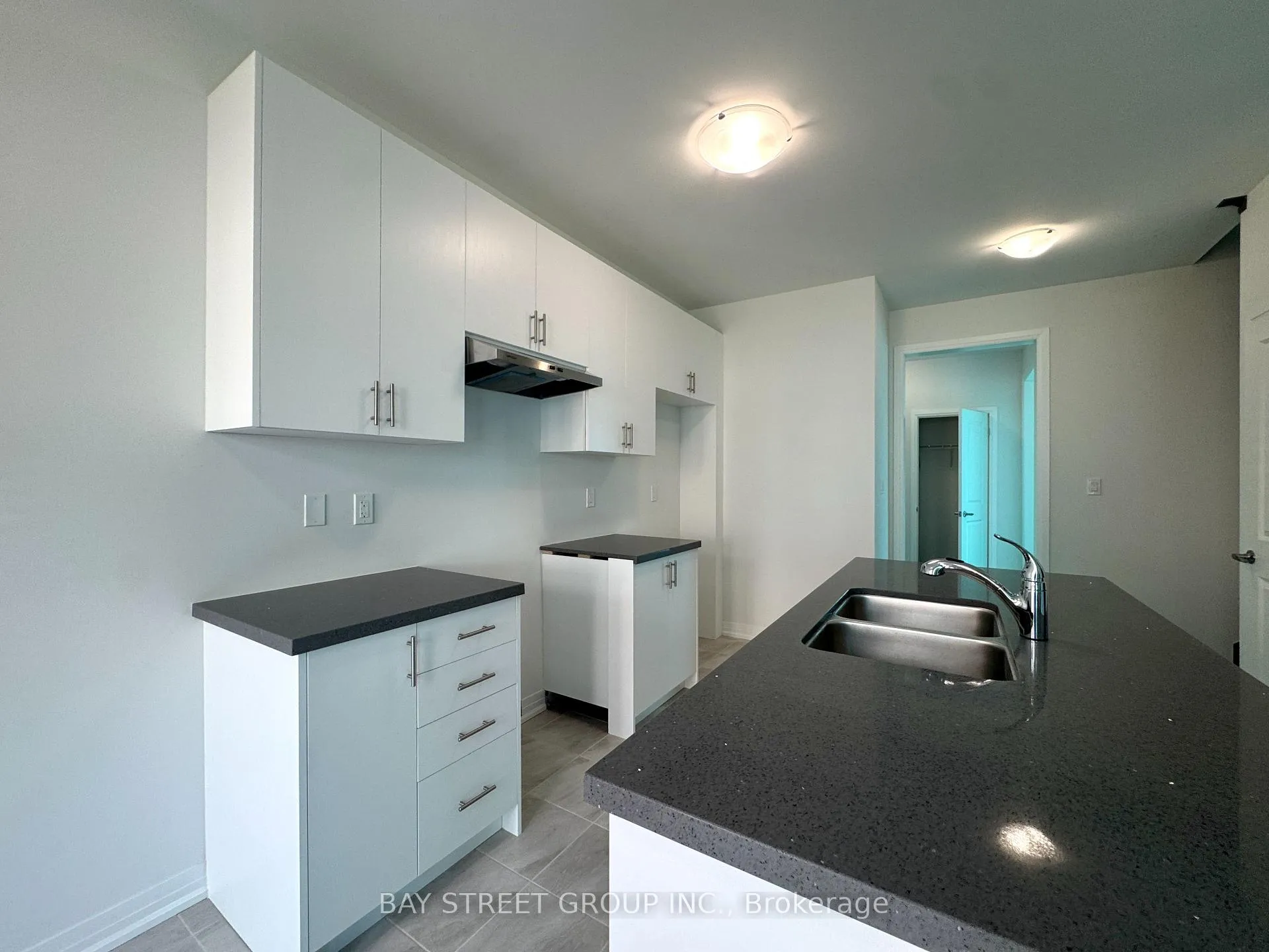 Photo 4 of 1036 Valhalla Terrace, Pickering, Rural Pickering — HOMEH