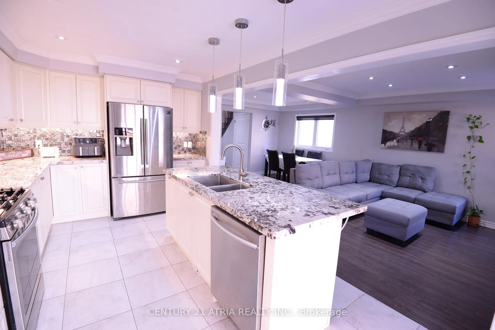 Photo 9 of 2440 Moonlight Crescent, Pickering, Rural Pickering — HOMEH