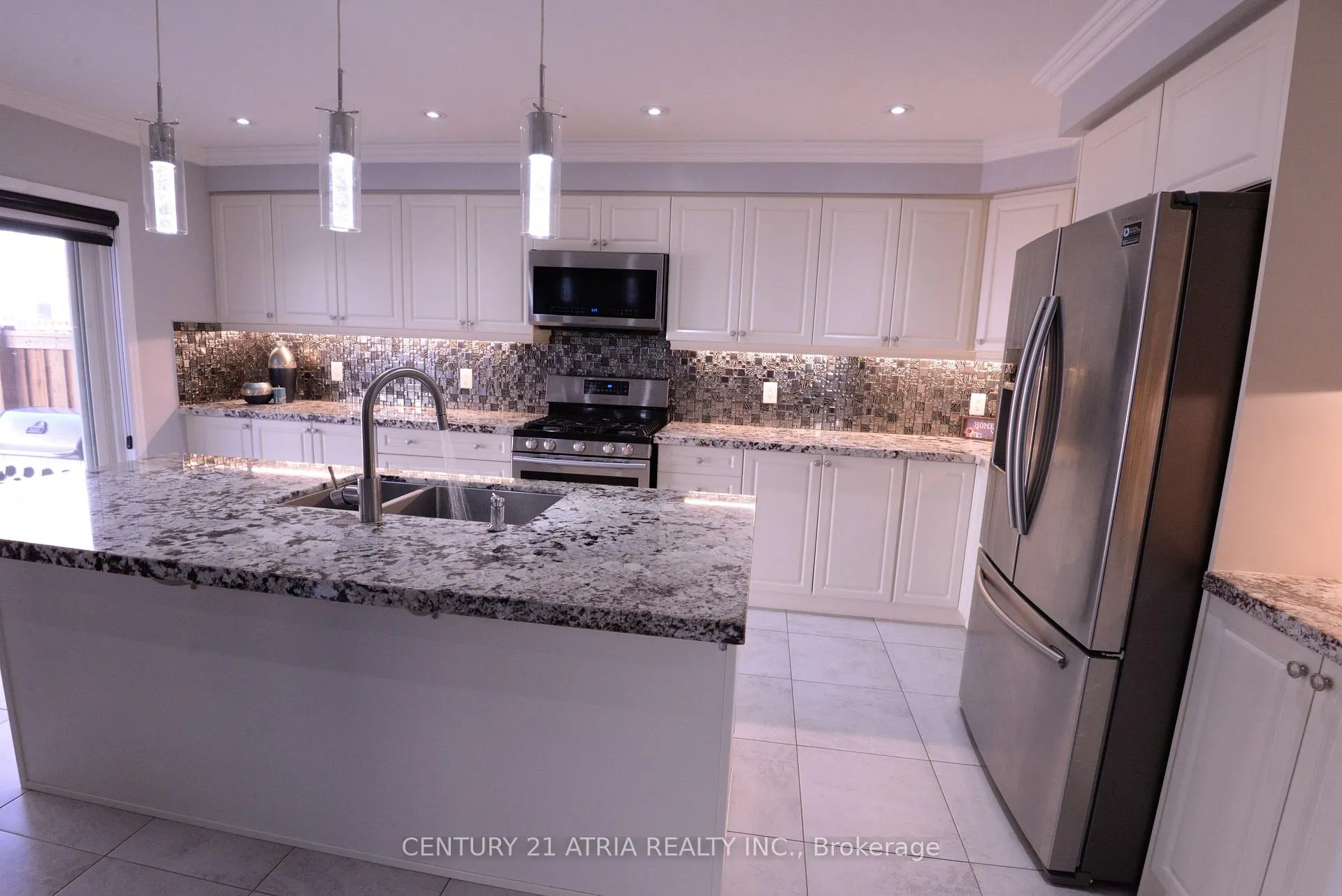 Photo 11 of 2440 Moonlight Crescent, Pickering, Rural Pickering — HOMEH