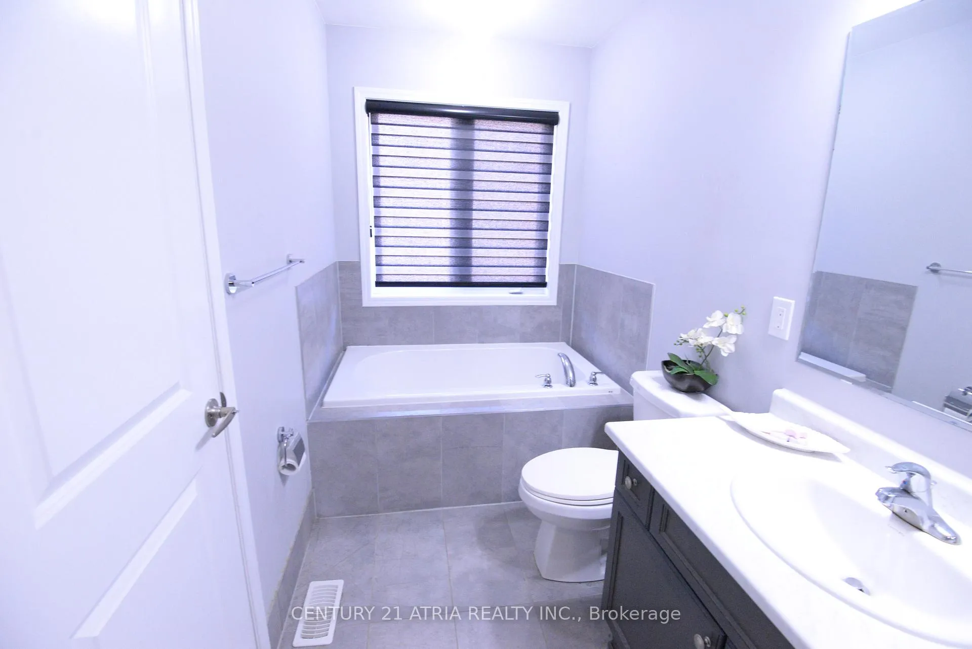 Photo 18 of 2440 Moonlight Crescent, Pickering, Rural Pickering — HOMEH