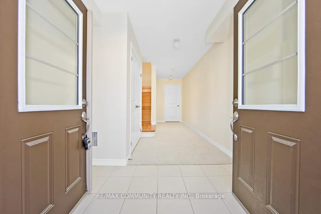 Photo 3 of 2546 Hibiscus Drive, Pickering, Rural Pickering — HOMEH