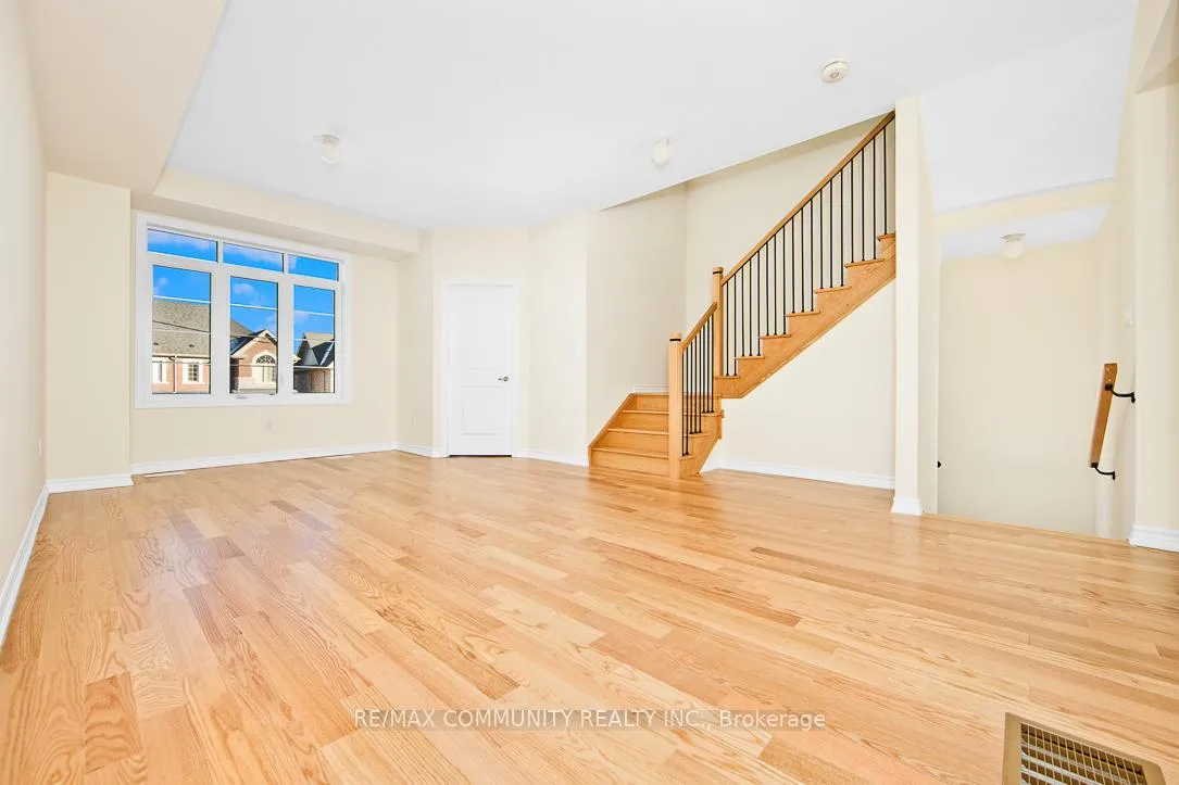 Photo 5 of 2546 Hibiscus Drive, Pickering, Rural Pickering — HOMEH