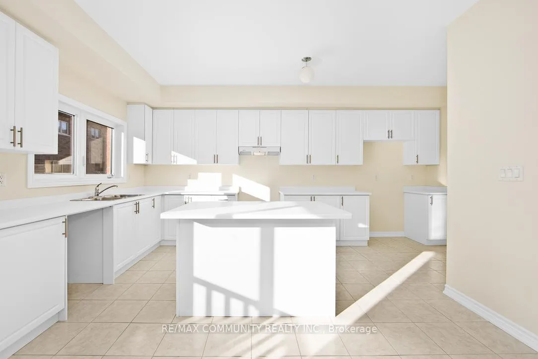 Photo 7 of 2546 Hibiscus Drive, Pickering, Rural Pickering — HOMEH