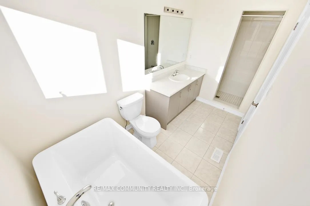 Photo 15 of 2546 Hibiscus Drive, Pickering, Rural Pickering — HOMEH