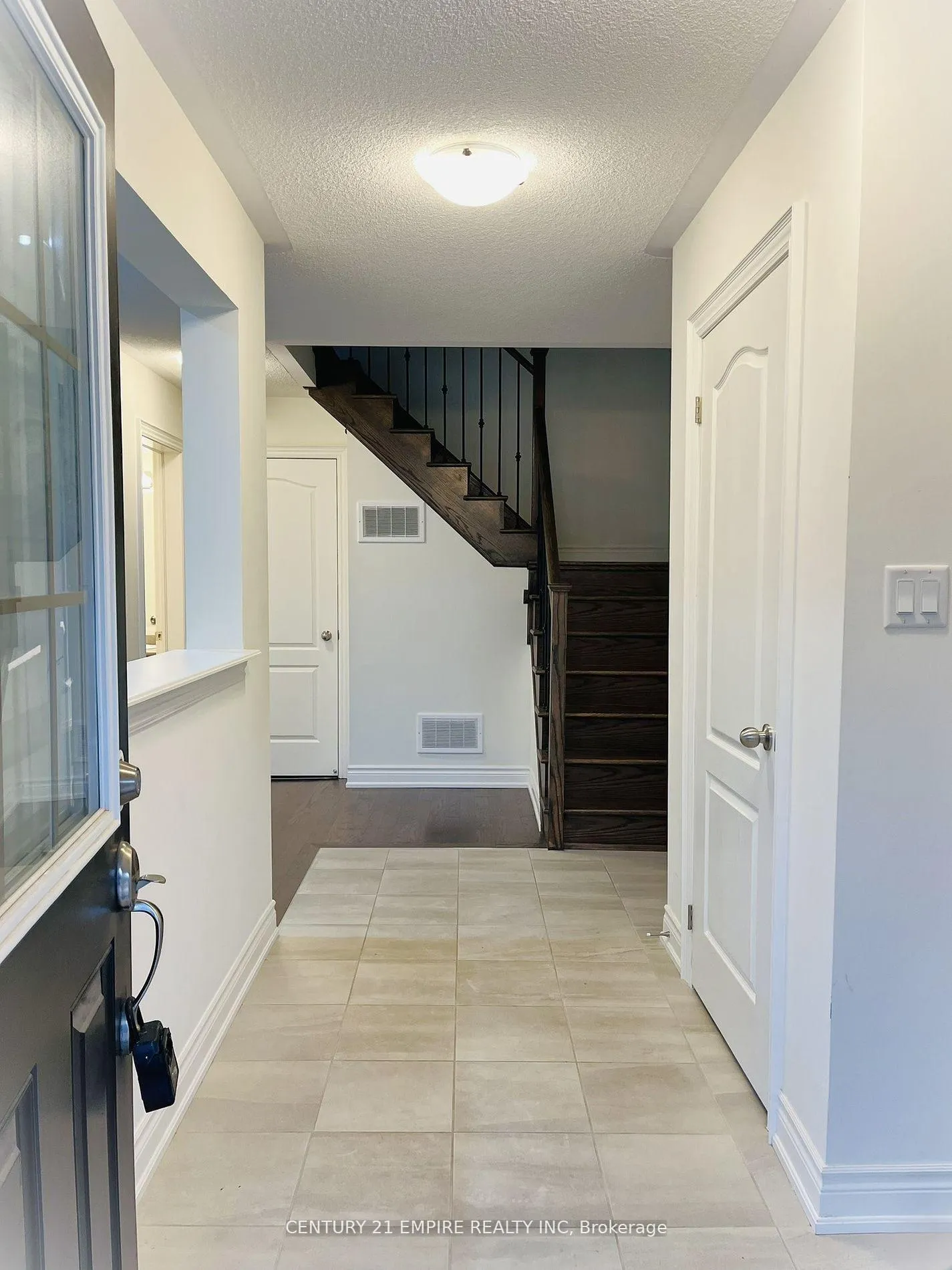 Photo 2 of 20 Brushwood Drive, Brampton, Bram West — HOMEH