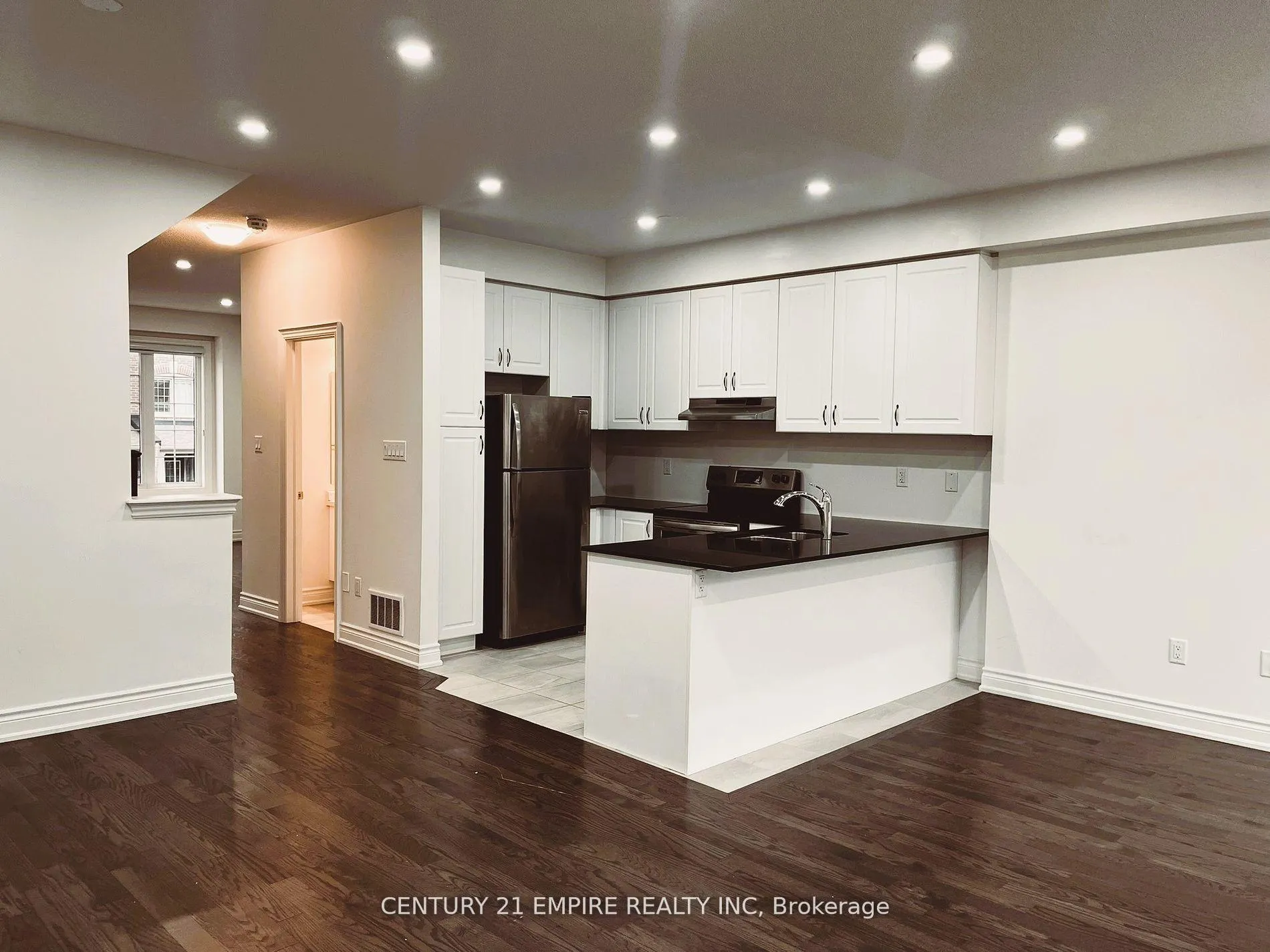 Photo 11 of 20 Brushwood Drive, Brampton, Bram West — HOMEH