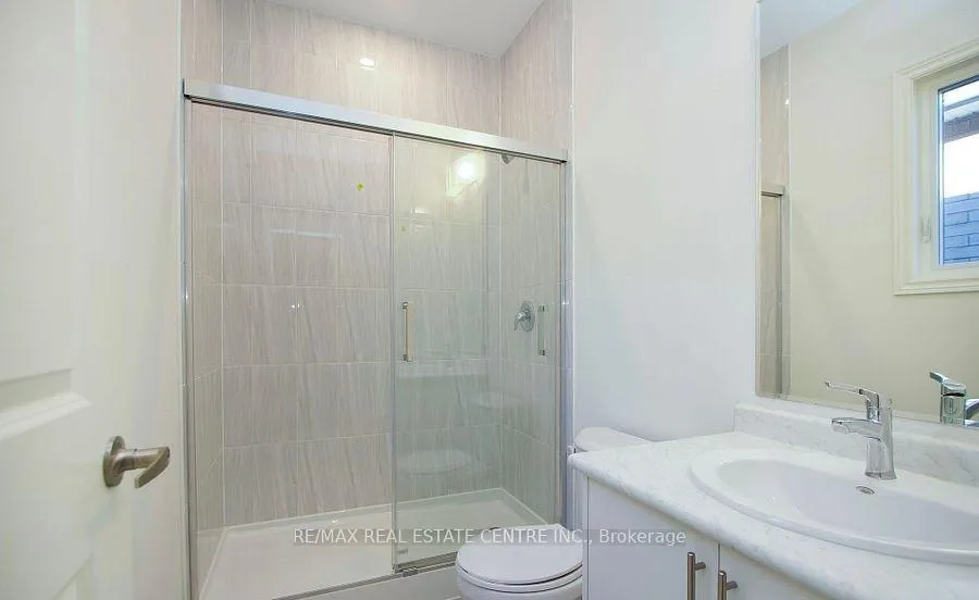 Photo 3 of 1448 Wheatcroft Drive, Oshawa, Kedron — HOMEH