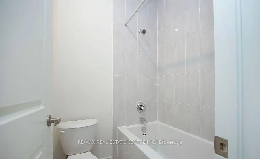 Photo 7 of 1448 Wheatcroft Drive, Oshawa, Kedron — HOMEH