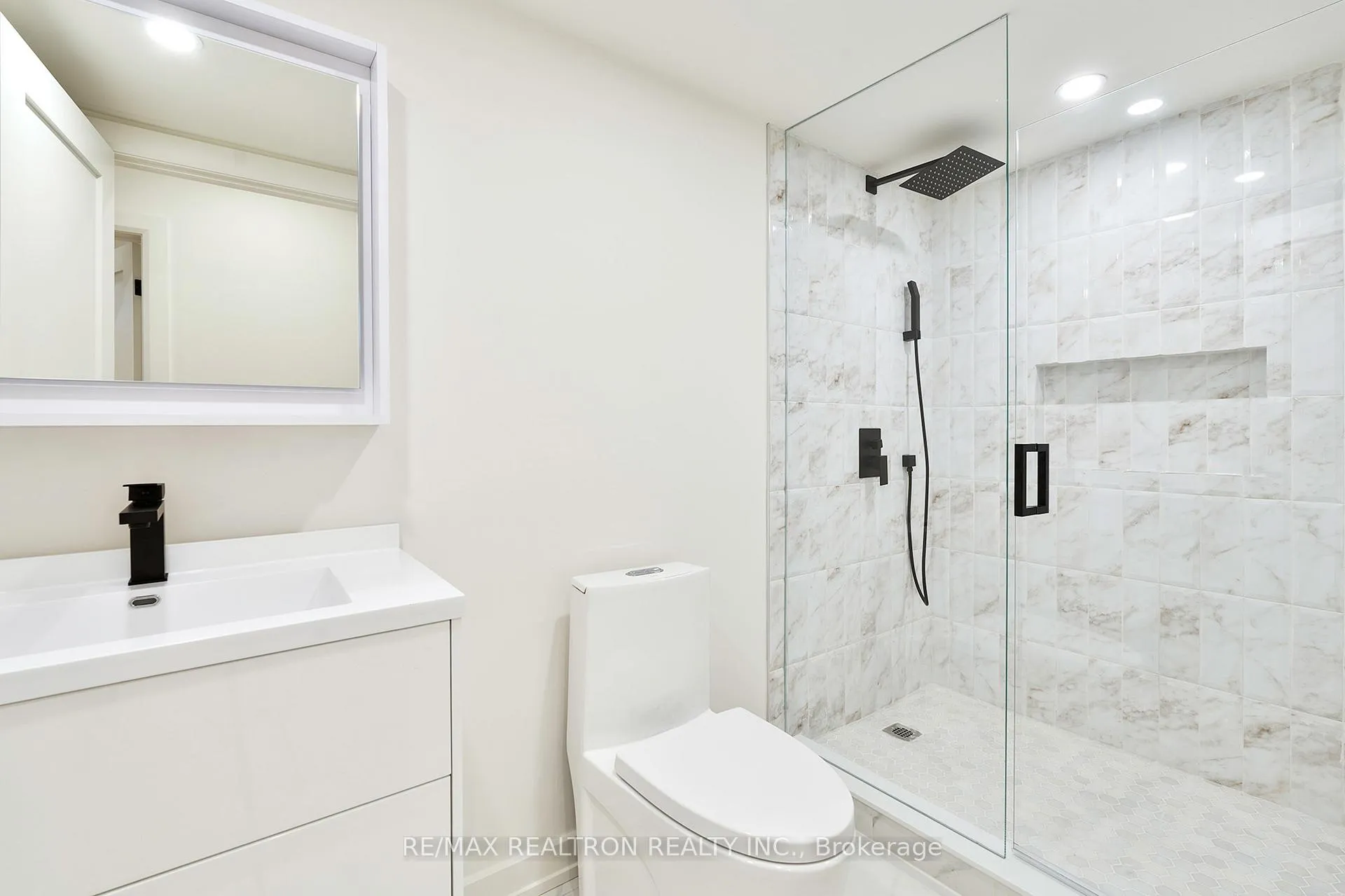 Photo 6 of Unit Lower, 53 alameda Avenue, Toronto, Oakwood Village — HOMEH