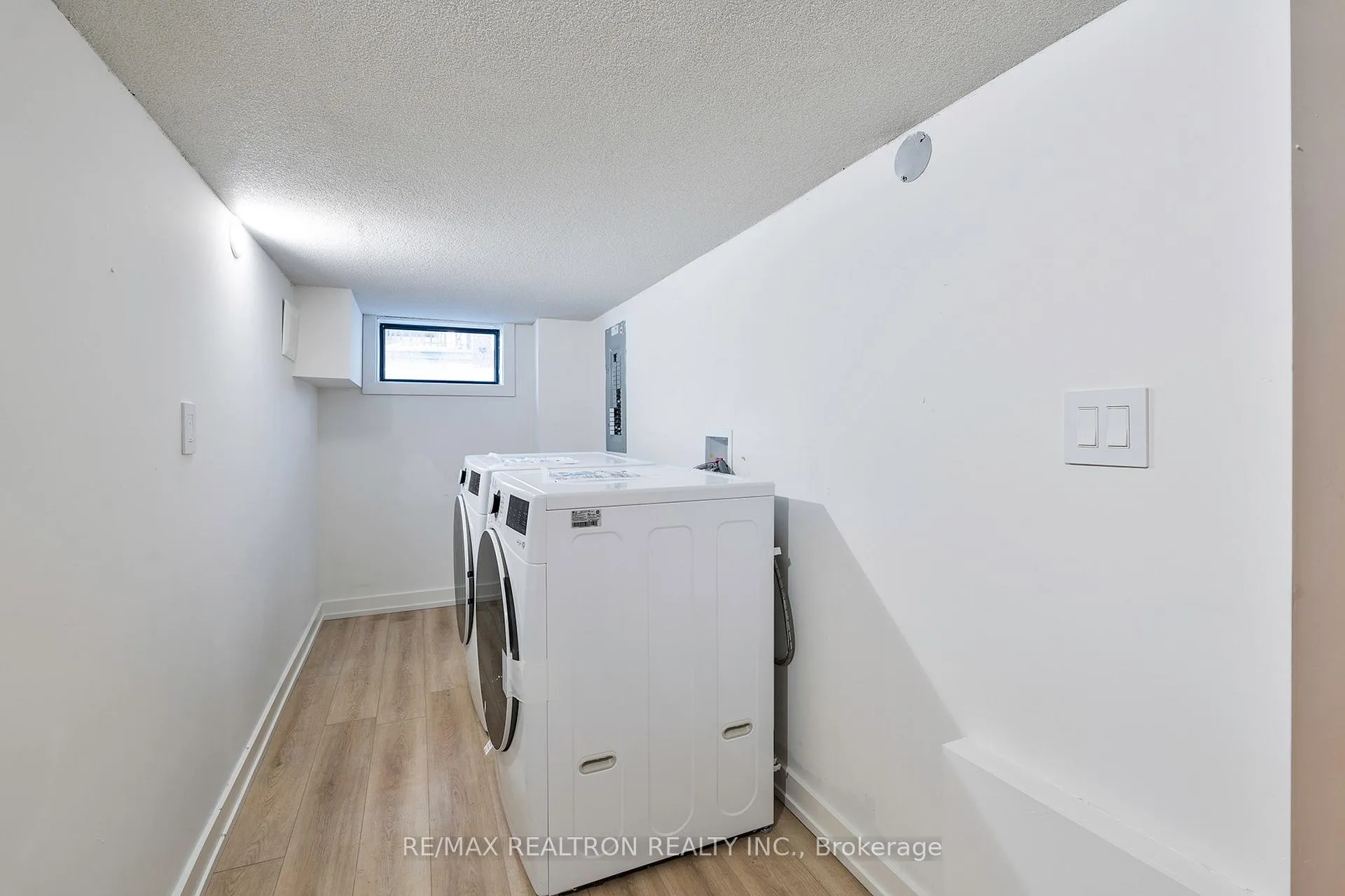 Photo 10 of Unit Lower, 53 alameda Avenue, Toronto, Oakwood Village — HOMEH