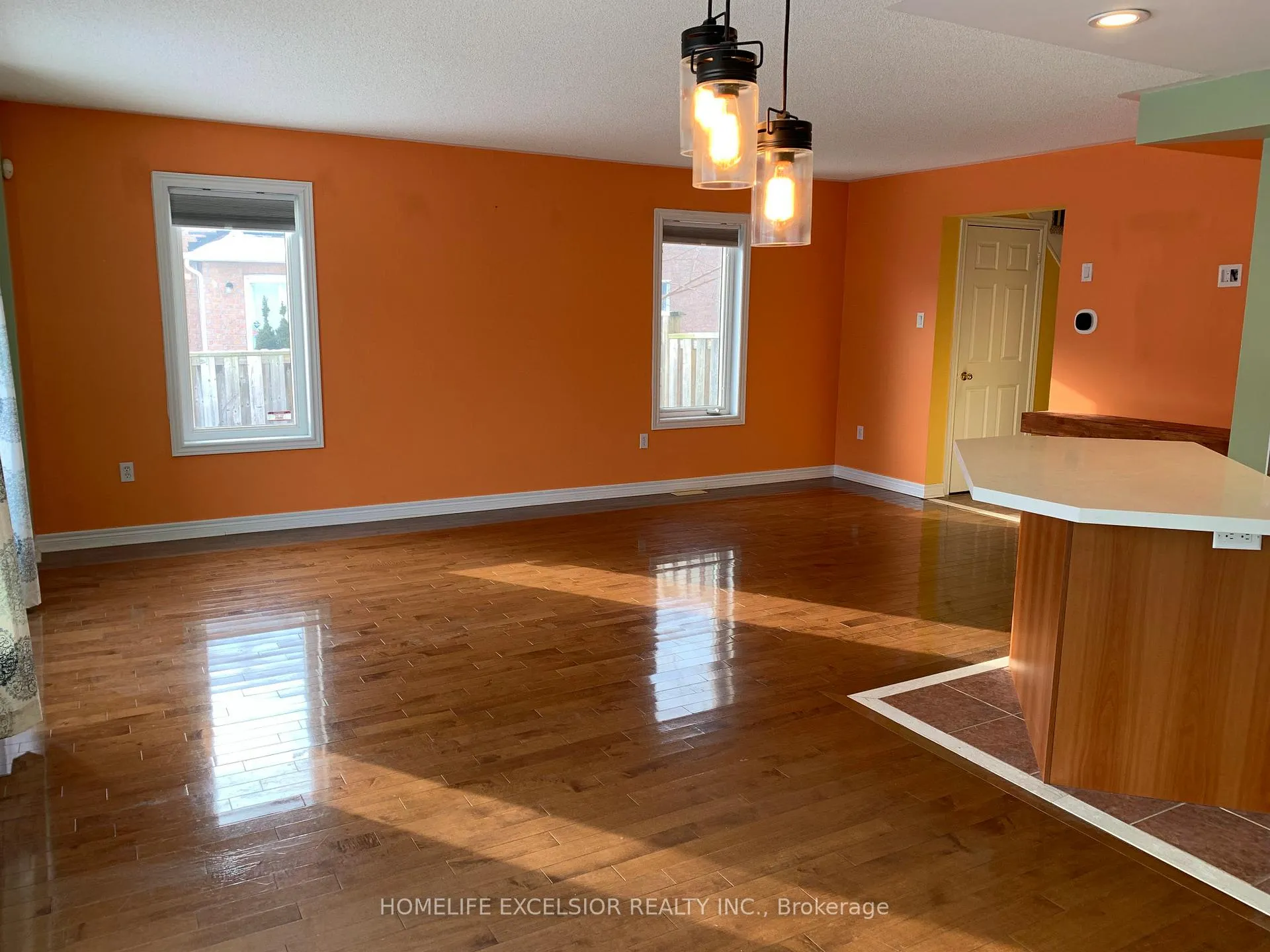Photo 5 of 27 Willow Trail Road, Markham, Greensborough — HOMEH