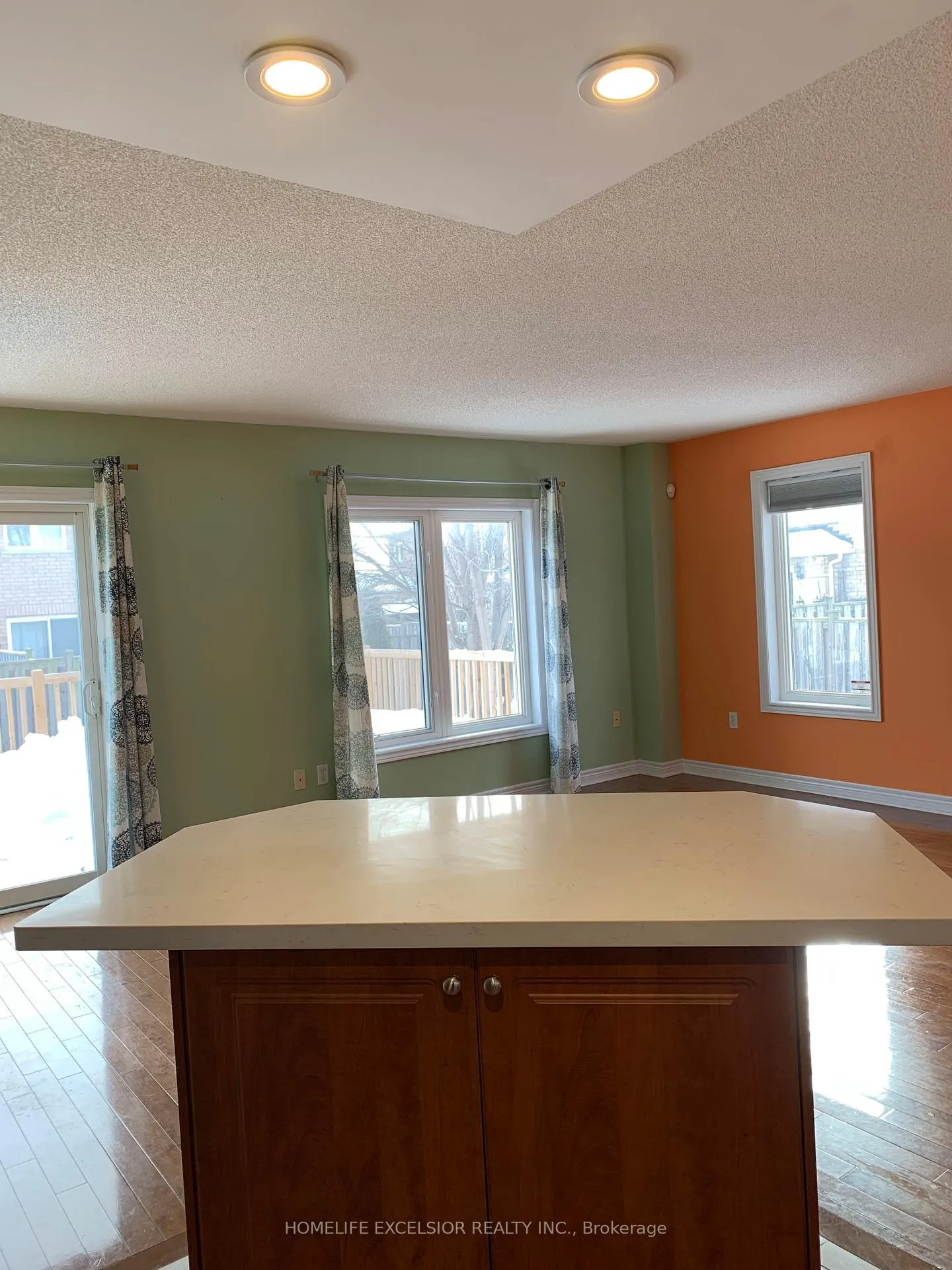Photo 12 of 27 Willow Trail Road, Markham, Greensborough — HOMEH