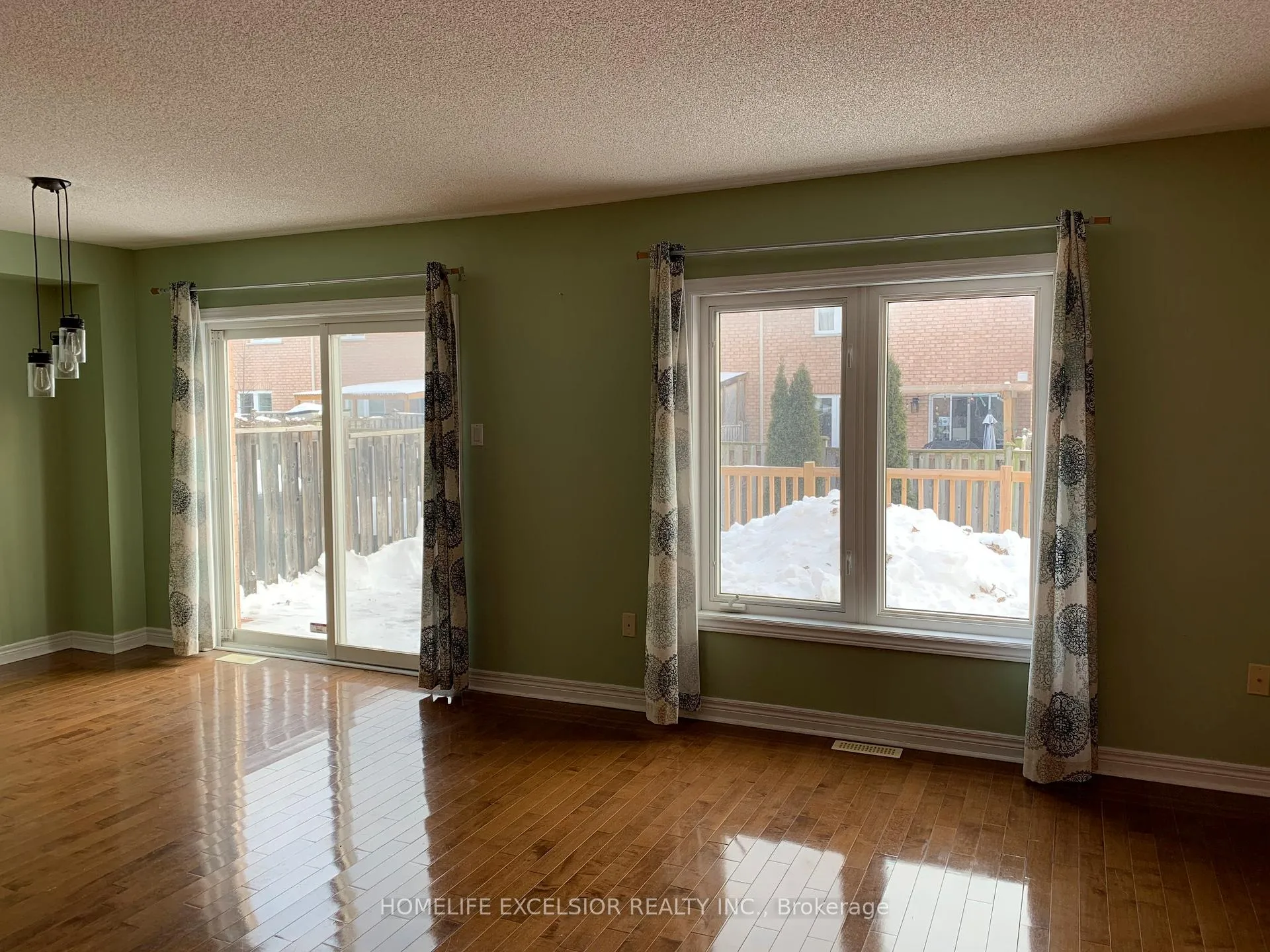 Photo 13 of 27 Willow Trail Road, Markham, Greensborough — HOMEH