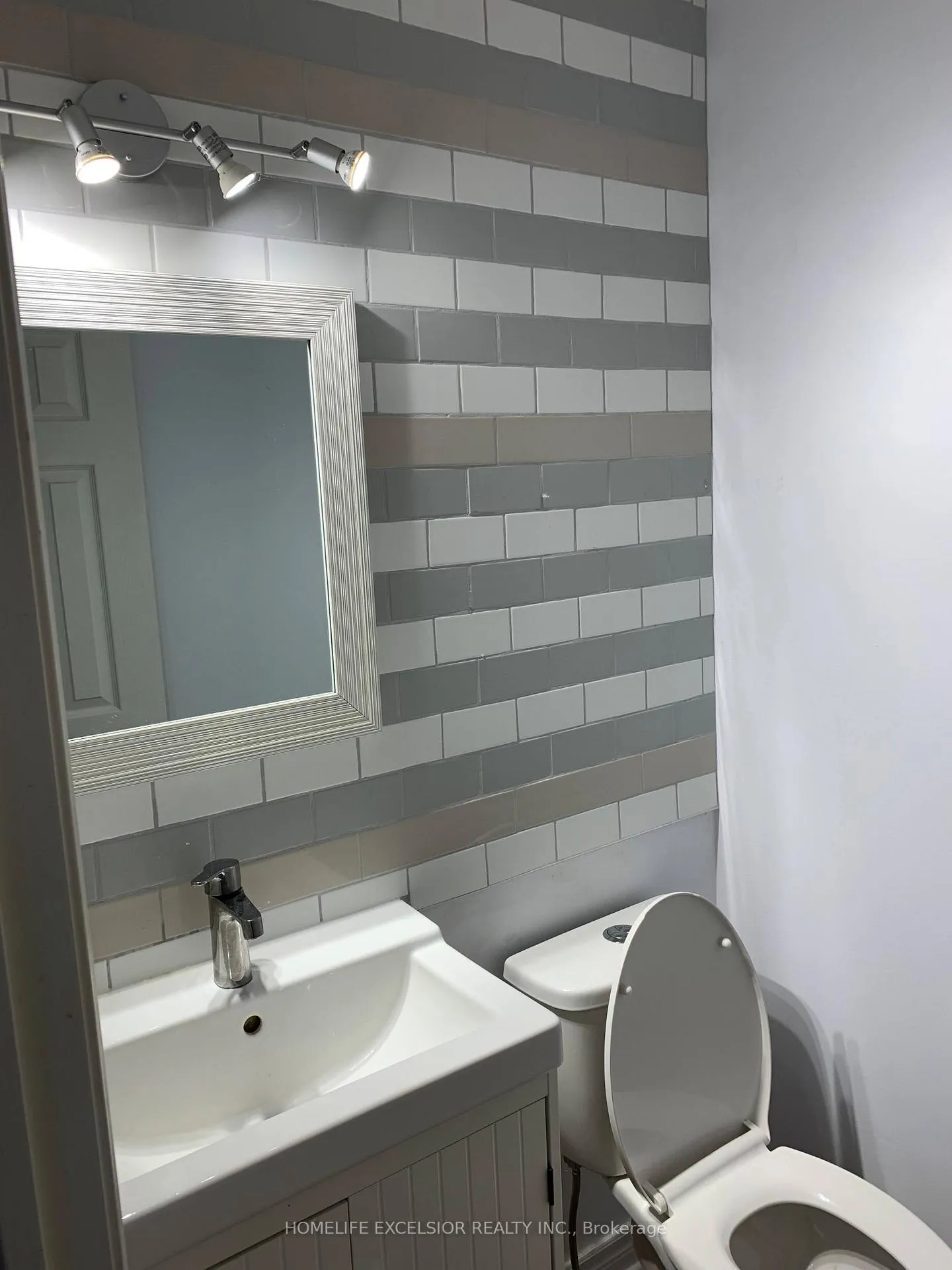Photo 15 of 27 Willow Trail Road, Markham, Greensborough — HOMEH