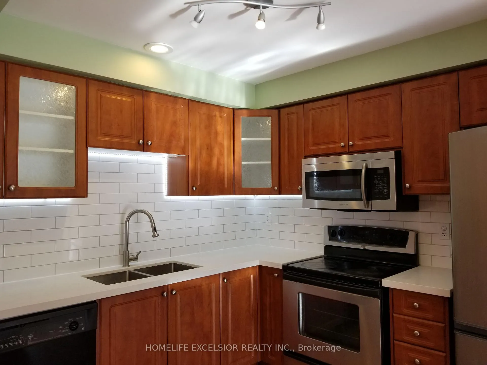 Photo 20 of 27 Willow Trail Road, Markham, Greensborough — HOMEH