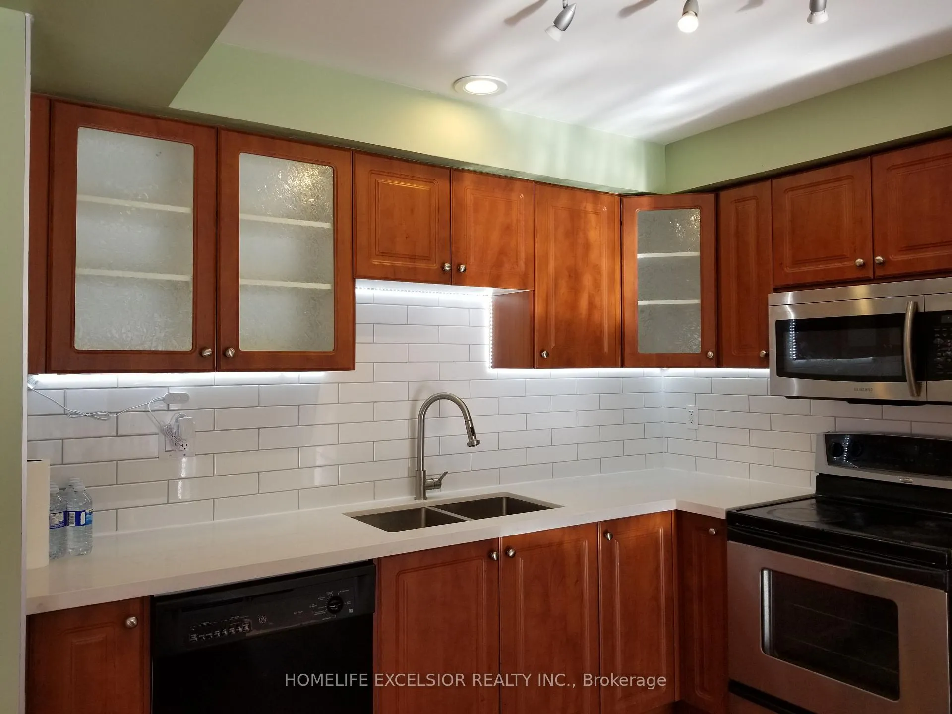 Photo 21 of 27 Willow Trail Road, Markham, Greensborough — HOMEH